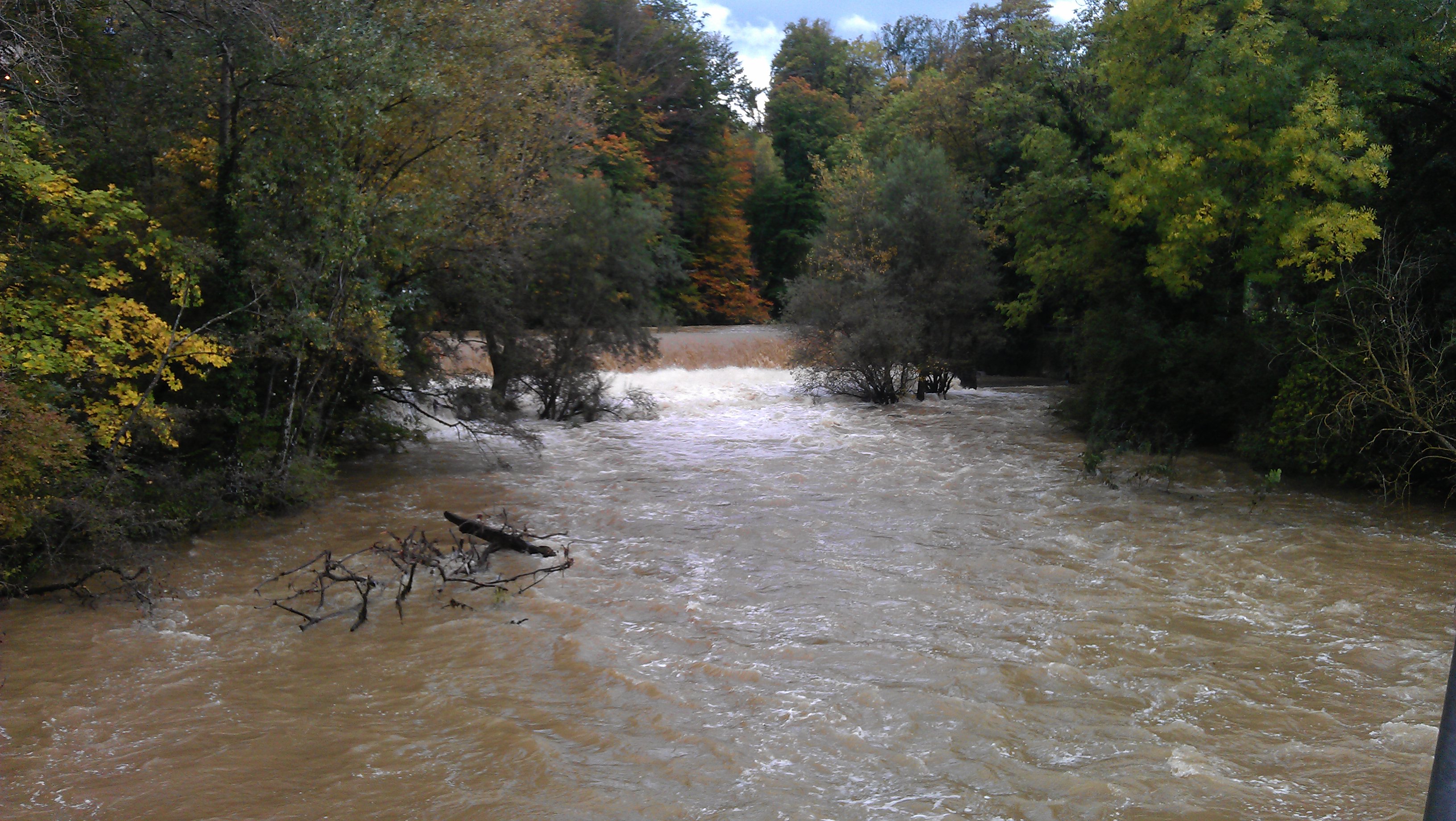 La hausse des précipitations va augmenter le débit des rivières durant l’hiver. (L’Areuse, Jura)