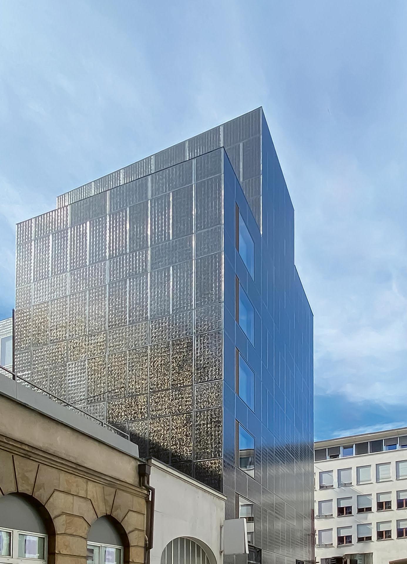Solararchitektur-Basel-Amt-Umwelt-Energie-Glas-1.jpg