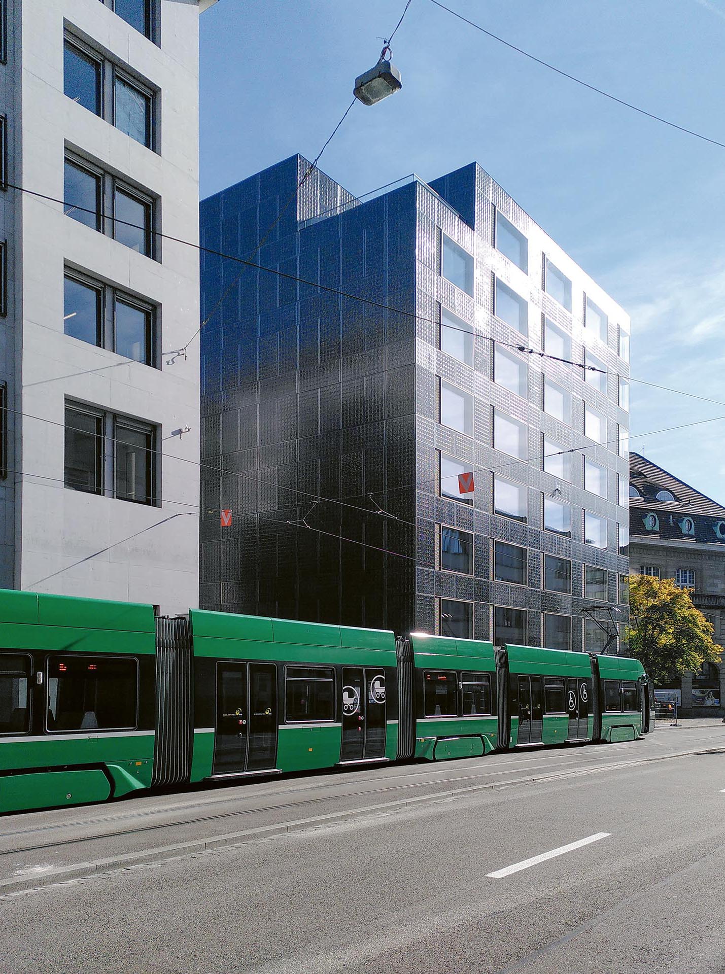Solararchitektur-Basel-Amt-Umwelt-Energie-Glas-3.jpg