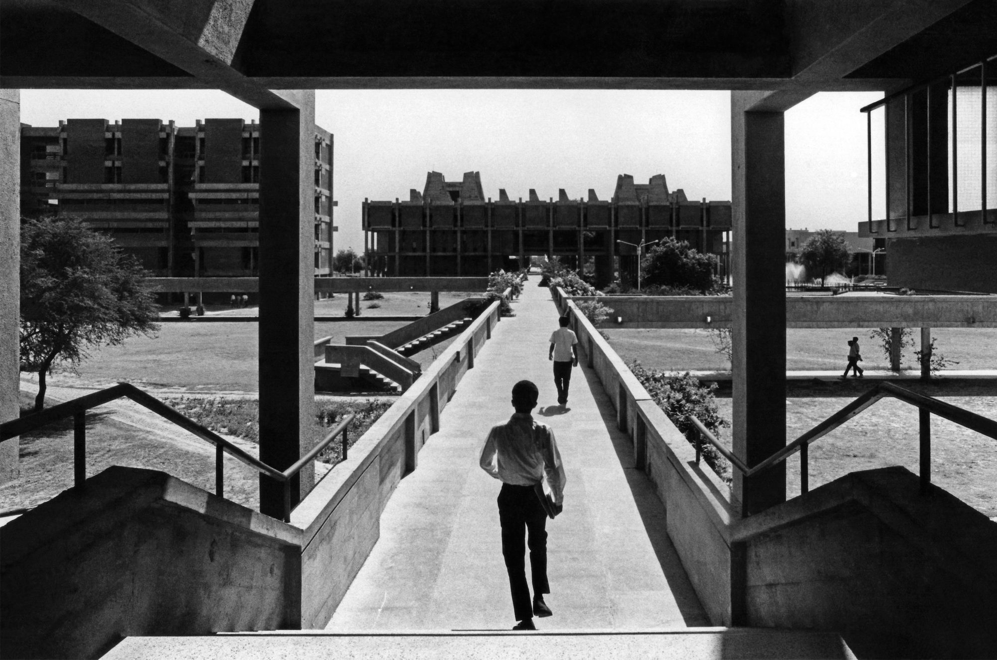 Indian Institute of Technology (IIT), Kanpur, India. 1959–66. Kanvinde &amp; Rai (est. 1955). Architect: Achyut Kanvinde (1916–2002). Engineer: Shaukat Rai (1922–2003). Walkways linking major buildings.