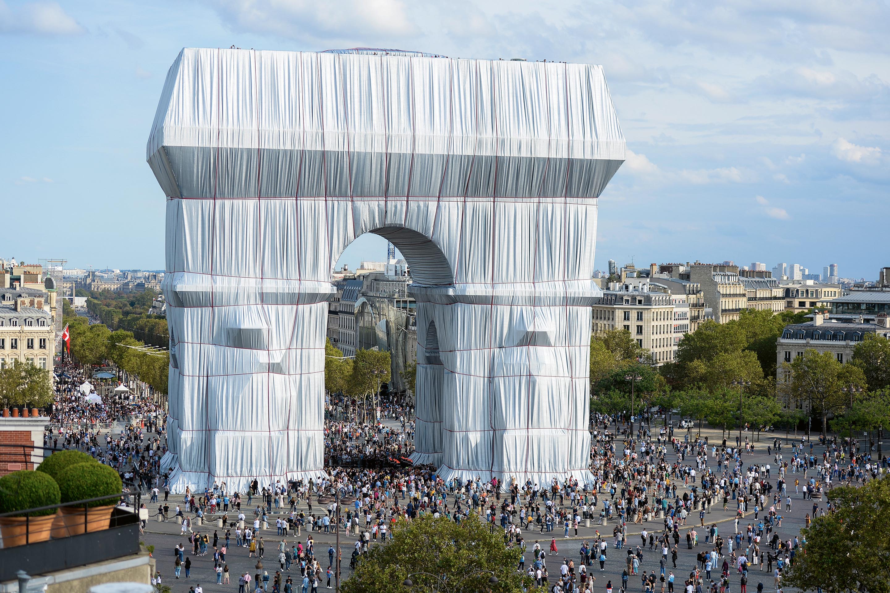 Verhuellung-Triumphbogen-Paris-Christo-Tragwerkskonzept-1.jpg
