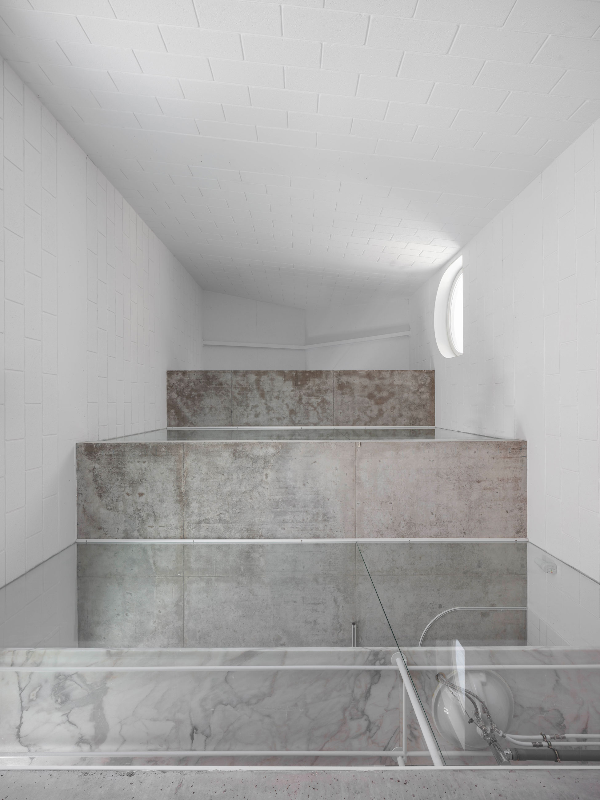DODGED HOUSE, Lisboa, Portugal, 2019, 94 m²