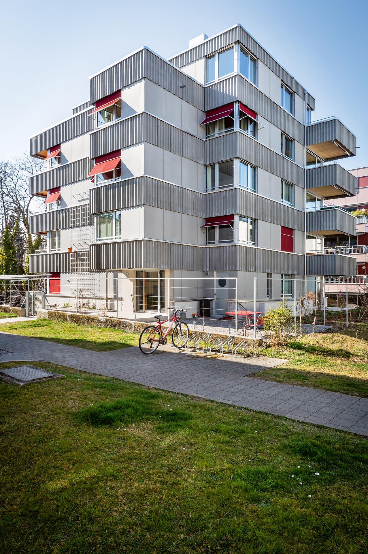 Mehrgenerationenhaus-Zuerich-Unterstrass-Holzhybridbauweise-7.jpg
