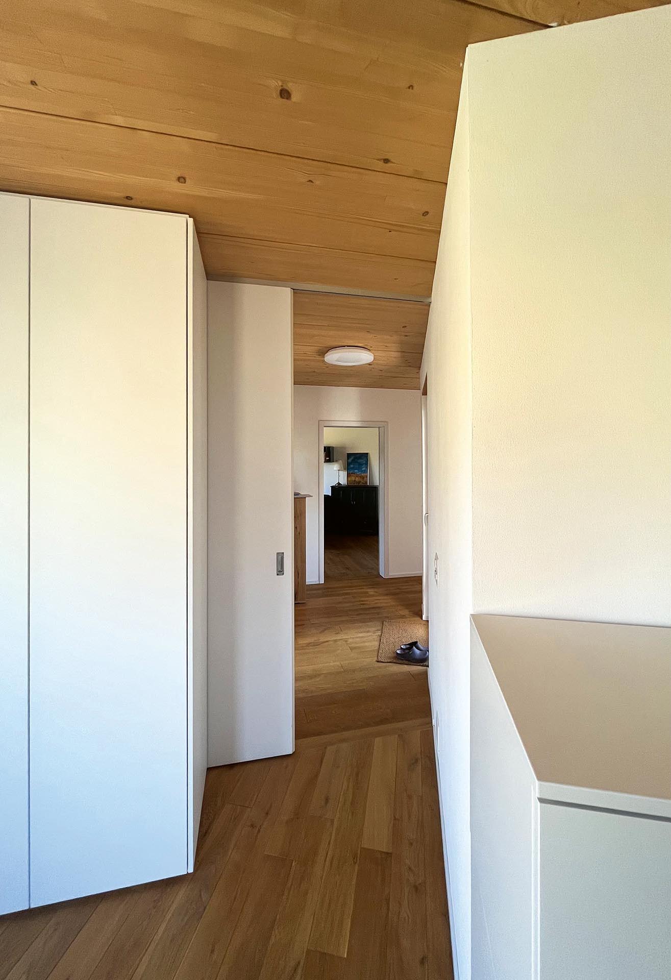 Minimalismus-wohnen-auf-begrenztem-raum-Bern-Dual-Architekten-10.jpg