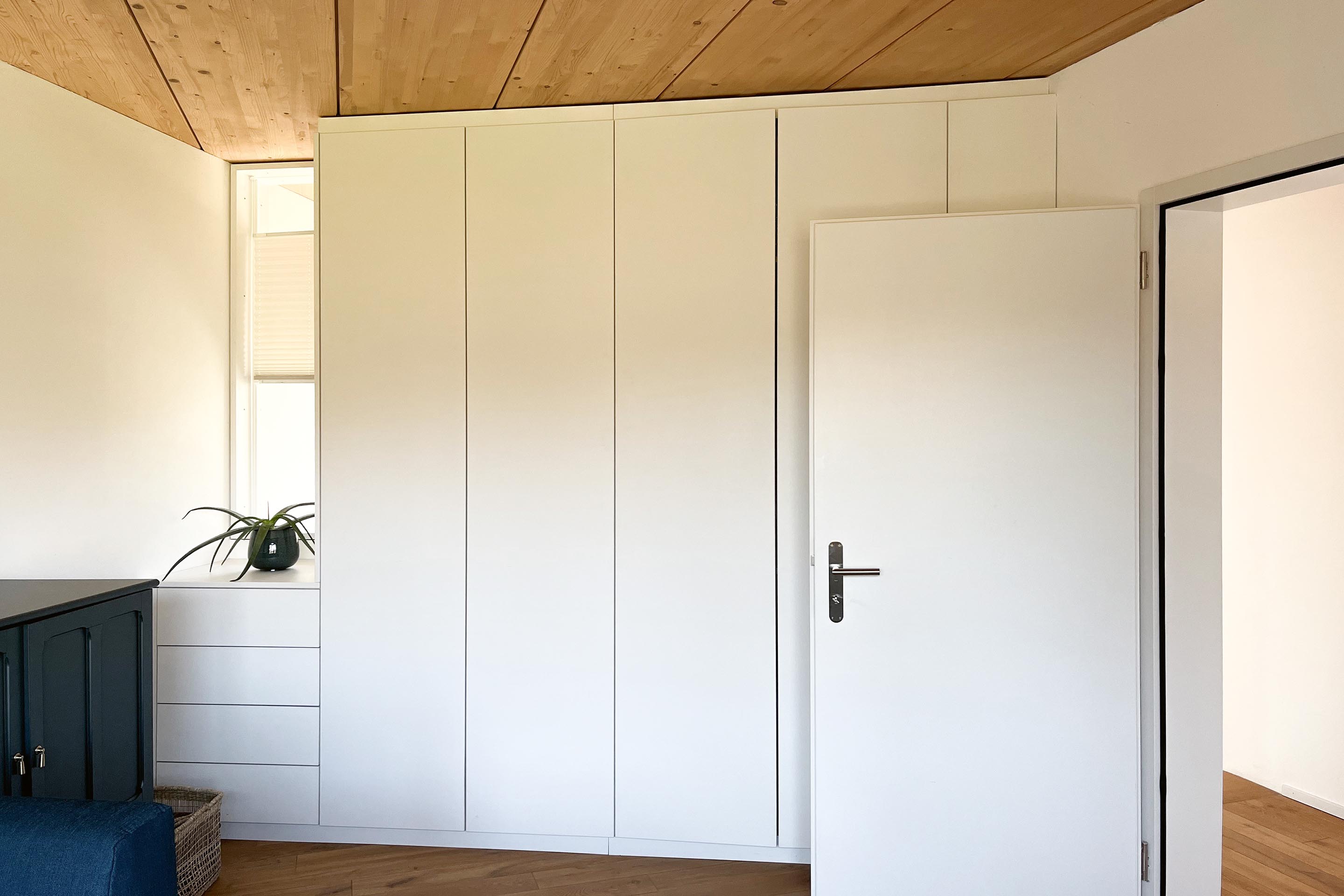 Minimalismus-wohnen-auf-begrenztem-raum-Bern-Dual-Architekten-14.jpg