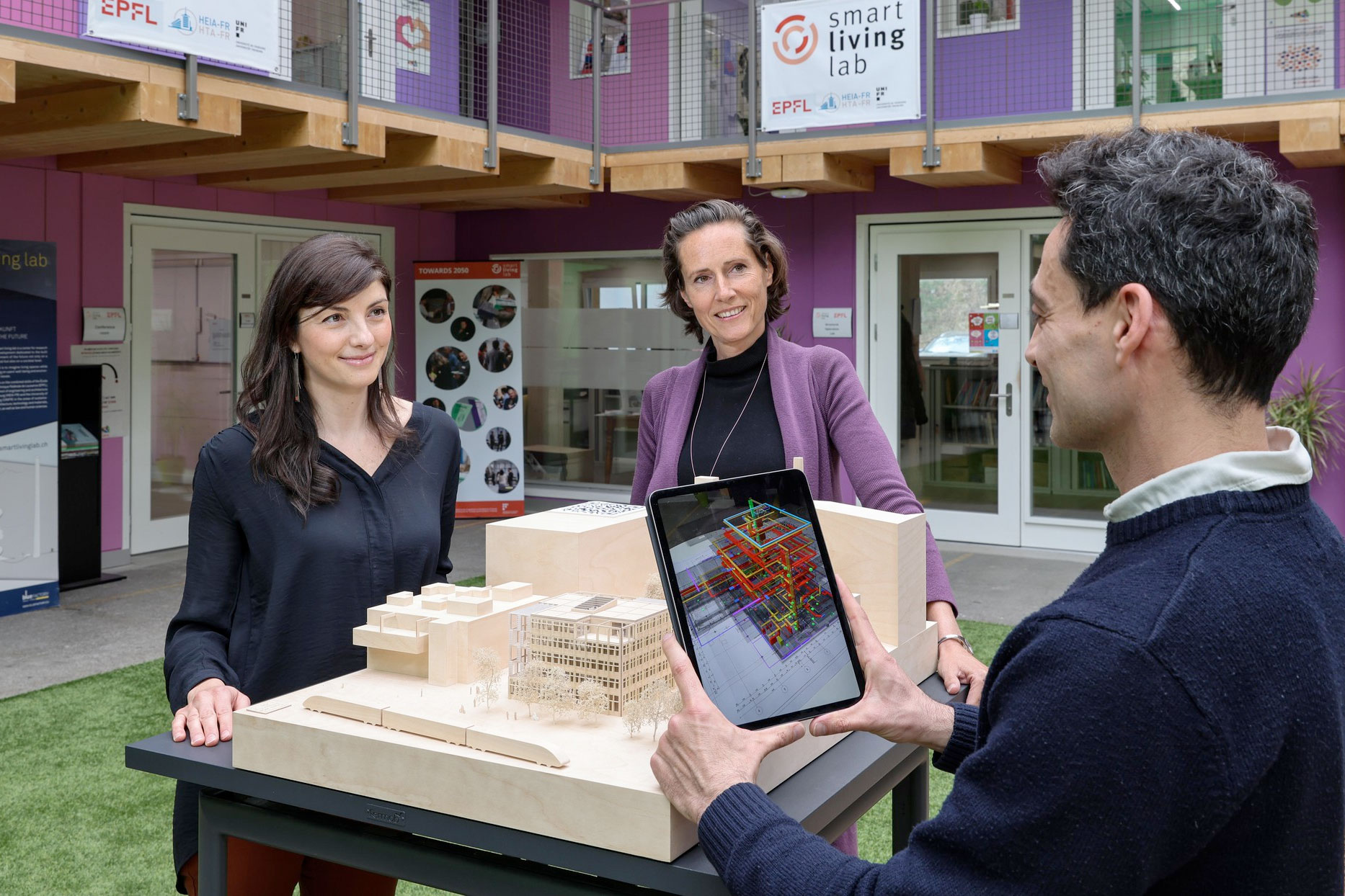 Luisa Pastore, Marilyne Andersen, Sergi Aguacil Moreno, directeur de Building2050. ©A.Herzog/EPFL