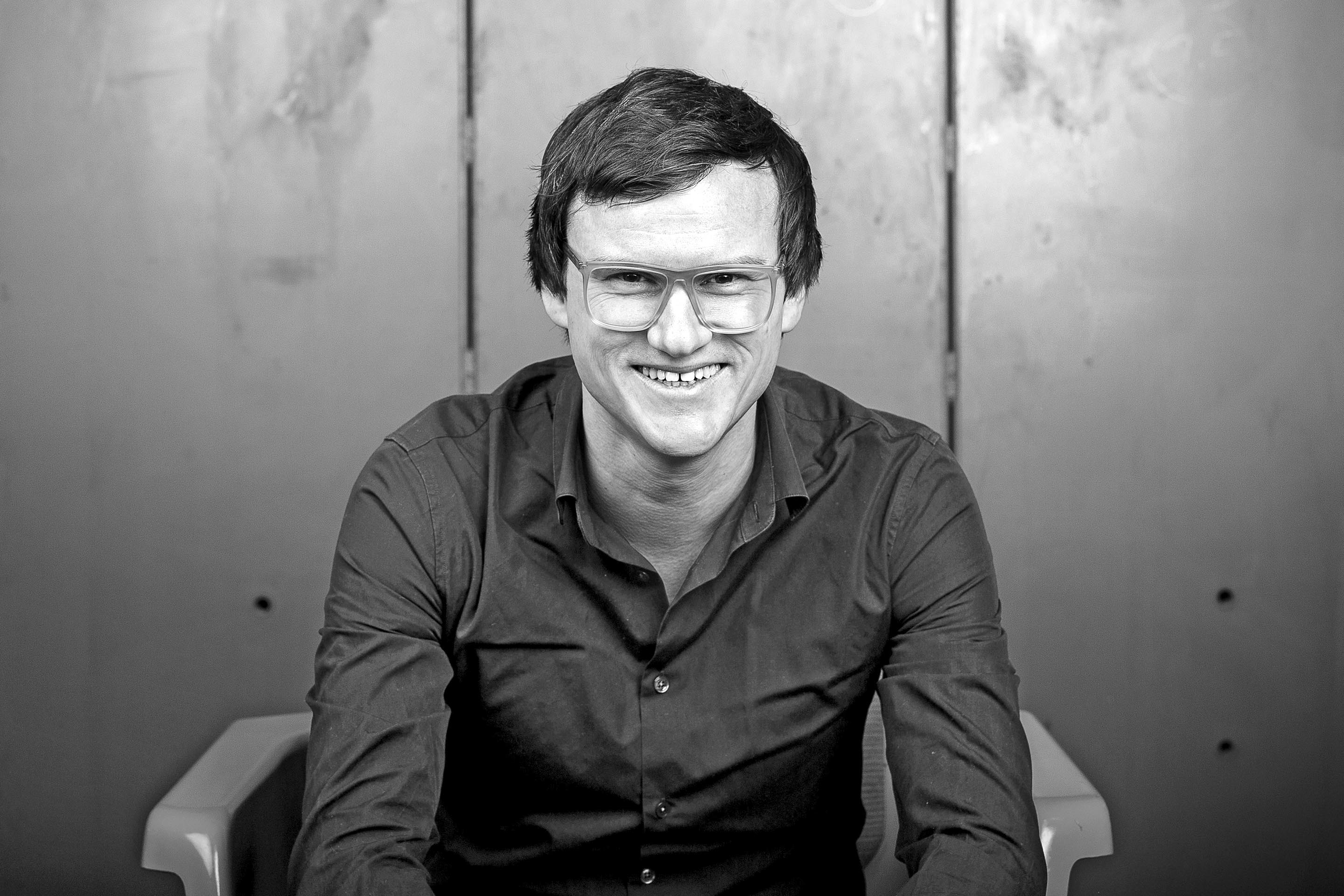 Chris Middleton, diplomierter Architekt (Technische Universität Berlin), ist gemeinsam mit Karim El-Ishmawi  und Martin Jacobs Gründer und Geschäftsführer von Kinzo, einem Architektur- und Interiorbüro in Berlin.