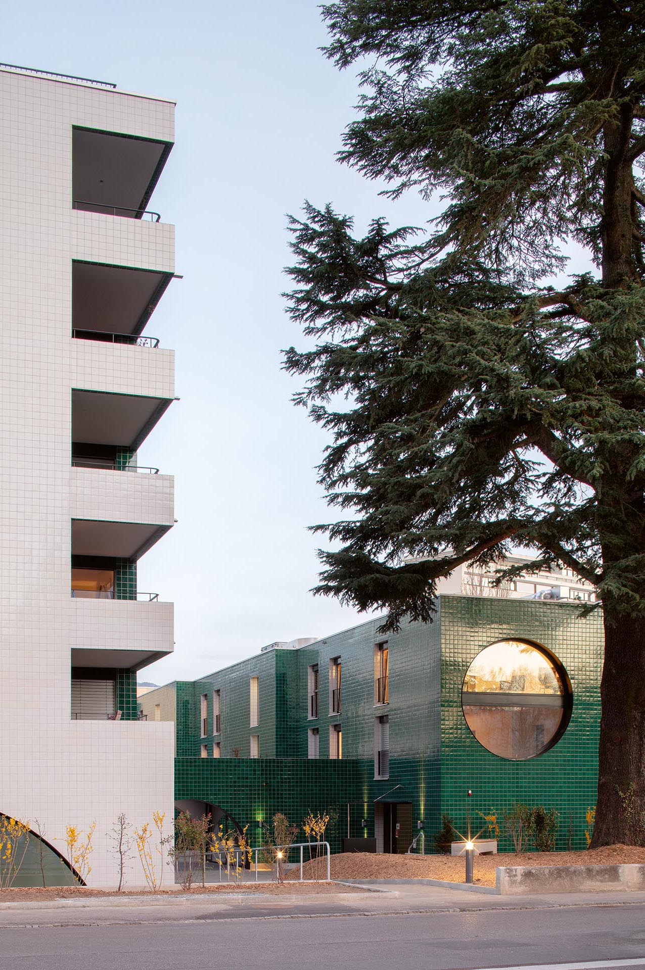 Facade-ceramique-batiemnts-d'habitation-lancy-1.jpg