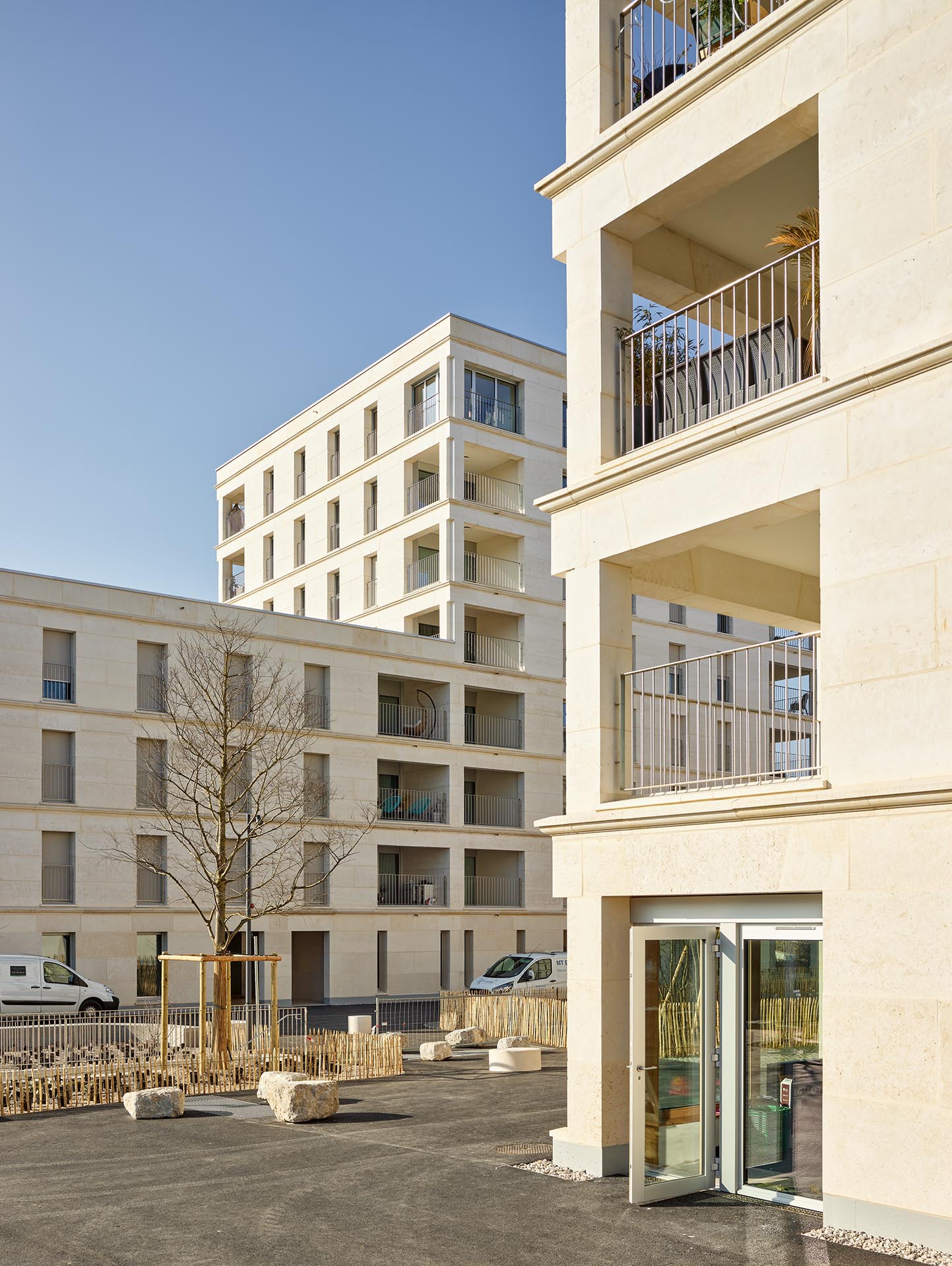 Facade-pierre-massive-murs-epais-plan-les-ouates-1.jpg