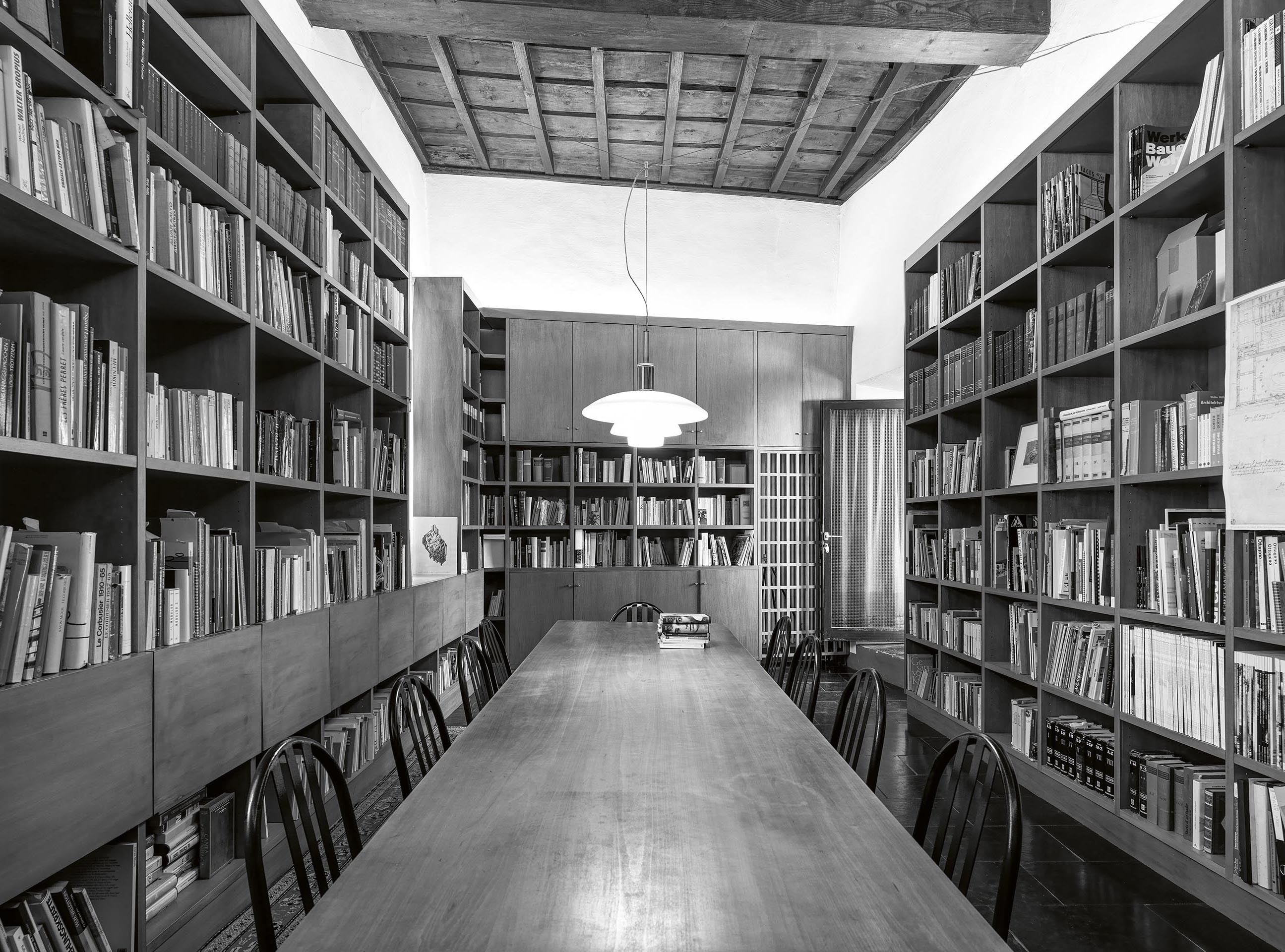 La biblioteca/libreria di Riva San Vitale.