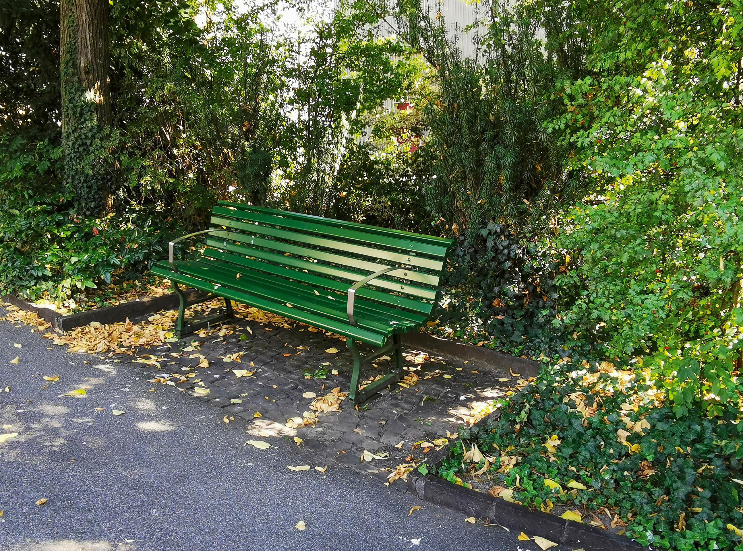 Inventaire de bancs issu de la carte banc’aire réalisée par l’association Bankkultur (secrets-bancaires.ch). Emplacement, accessibilité, environnement de proximité, cet inventaire permet la diffusion d’une culture des bancs.