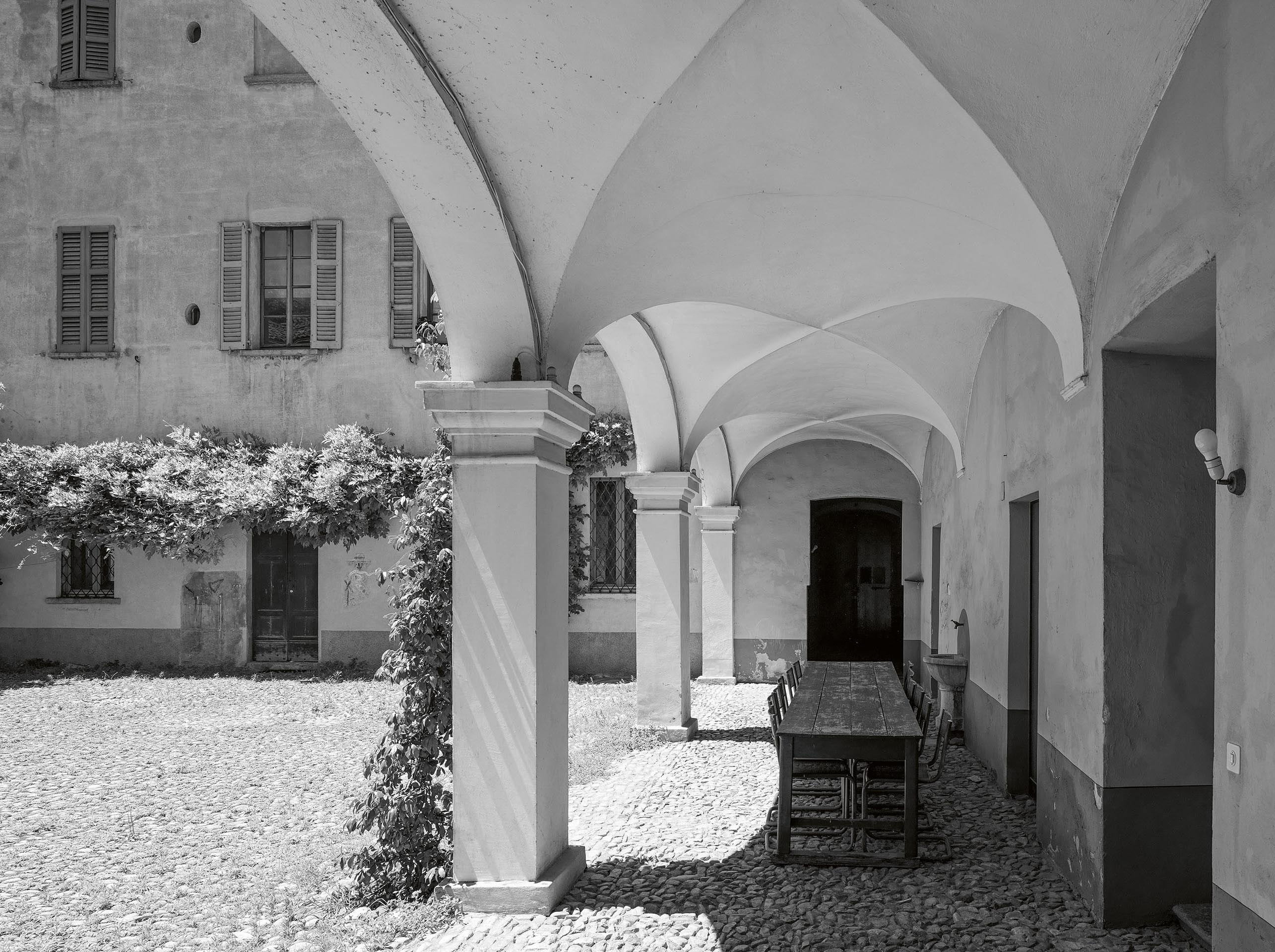 Vista della corte dell'Inglese dalla loggia al piano terra.