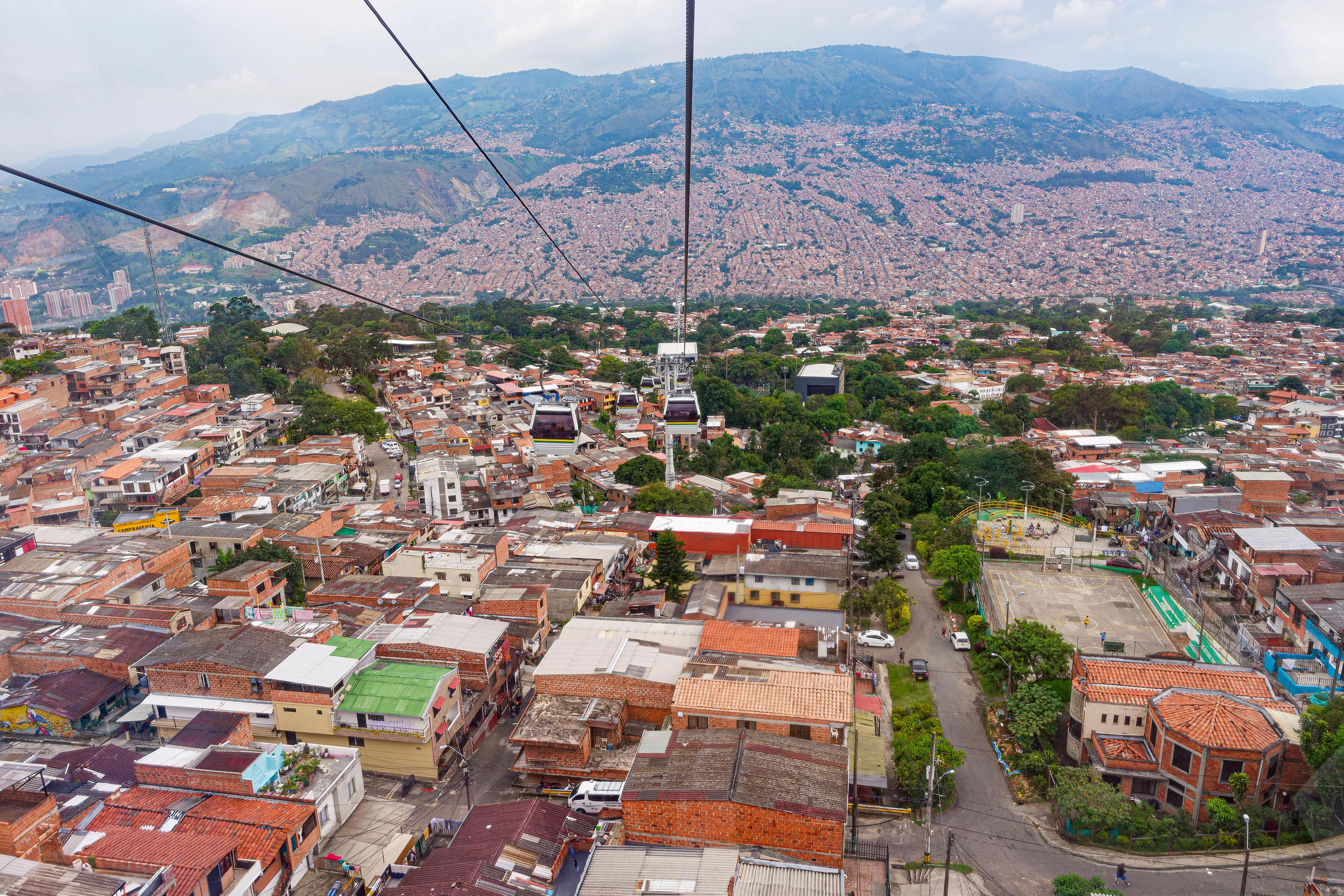 Urbanité-réinventée-Medellin-espace-public-réseau-de-transports-3.jpg