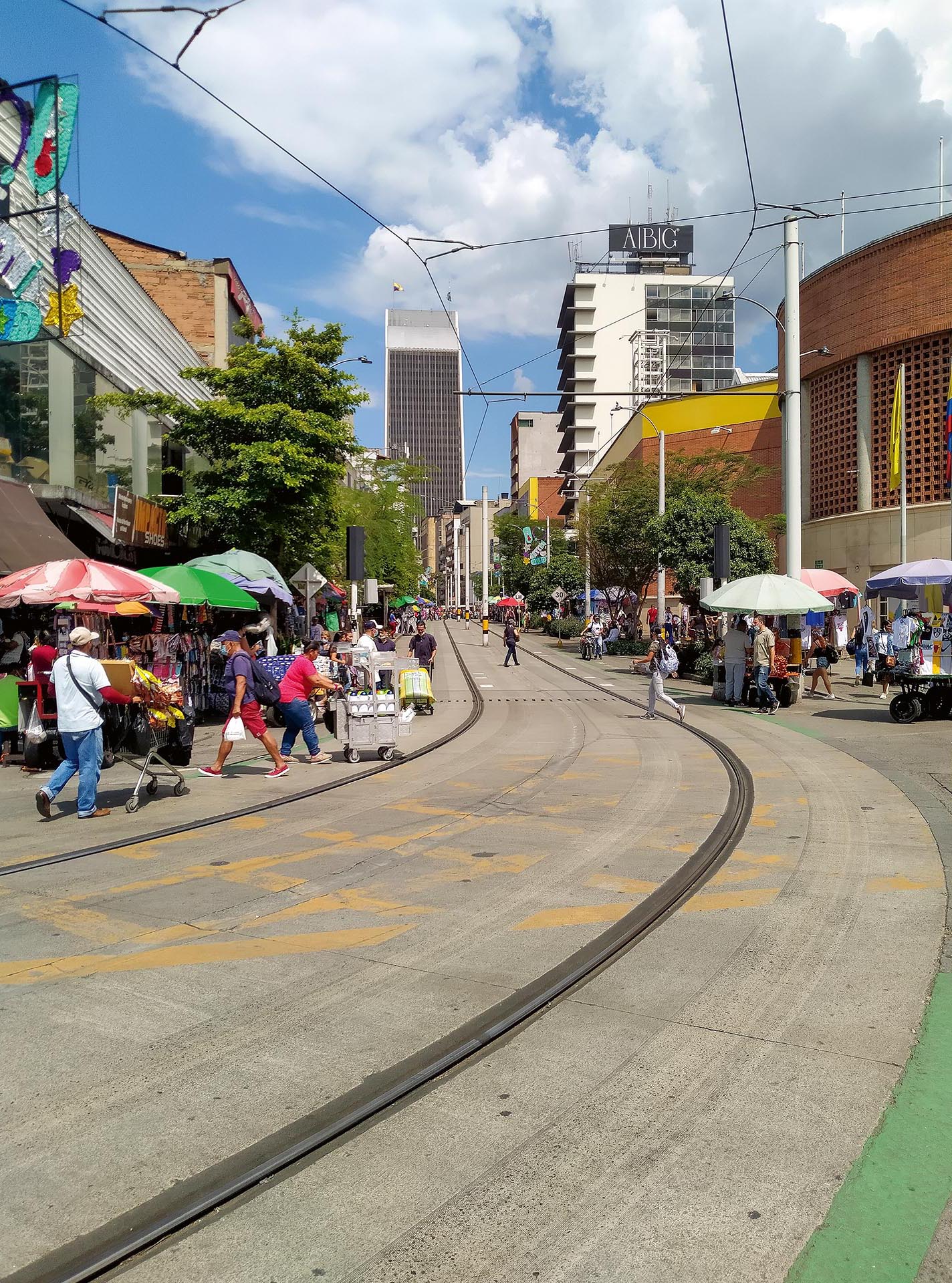 Urbanité-réinventée-Medellin-espace-public-réseau-de-transports-8.jpg