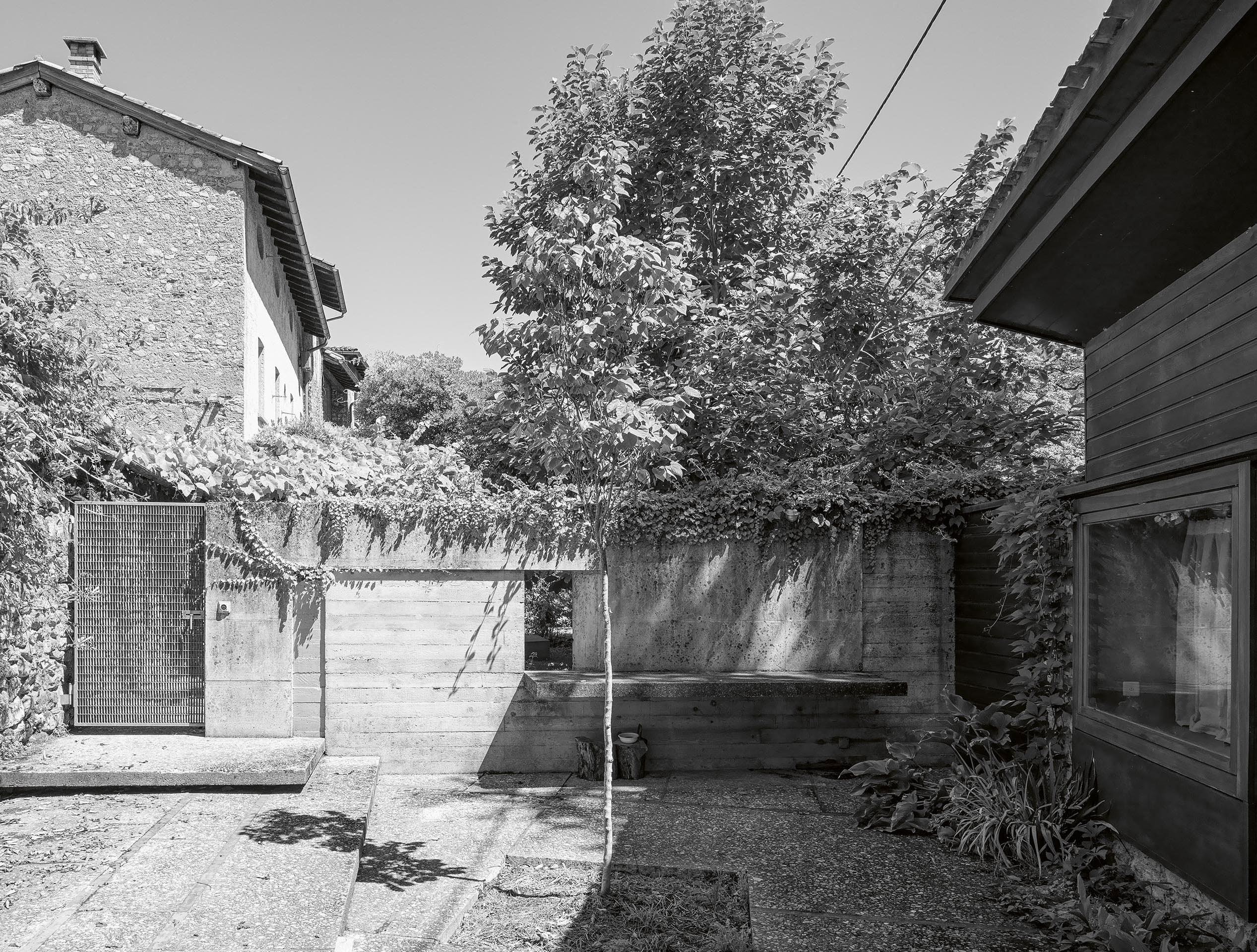 Lo-Stoeckli-un-microcosmos-Riva-San-Vitale-B.jpg