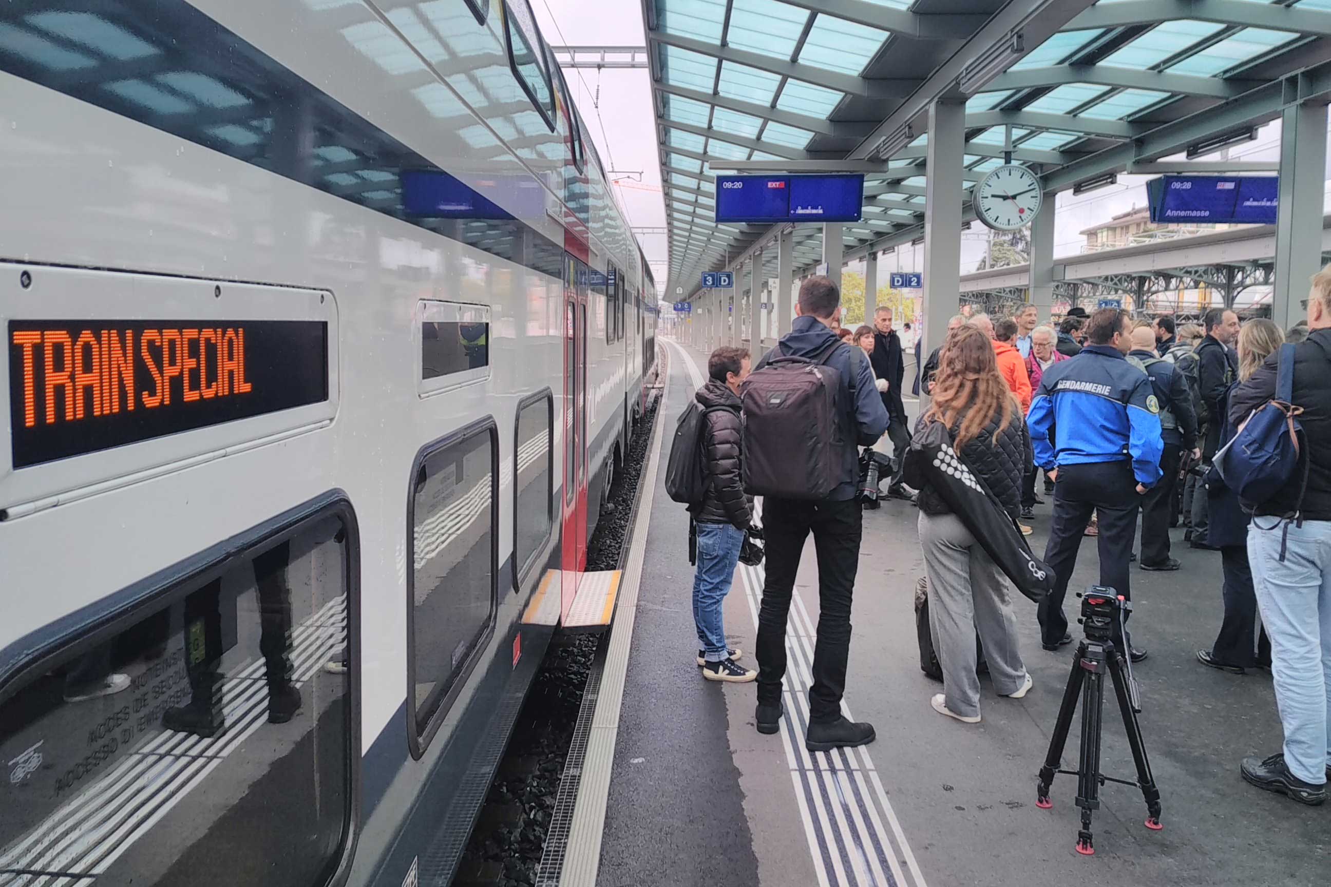 C'est à bord d'un train spécial que les CFF ont inauguré le saut-de-mouton et la 4e voie.