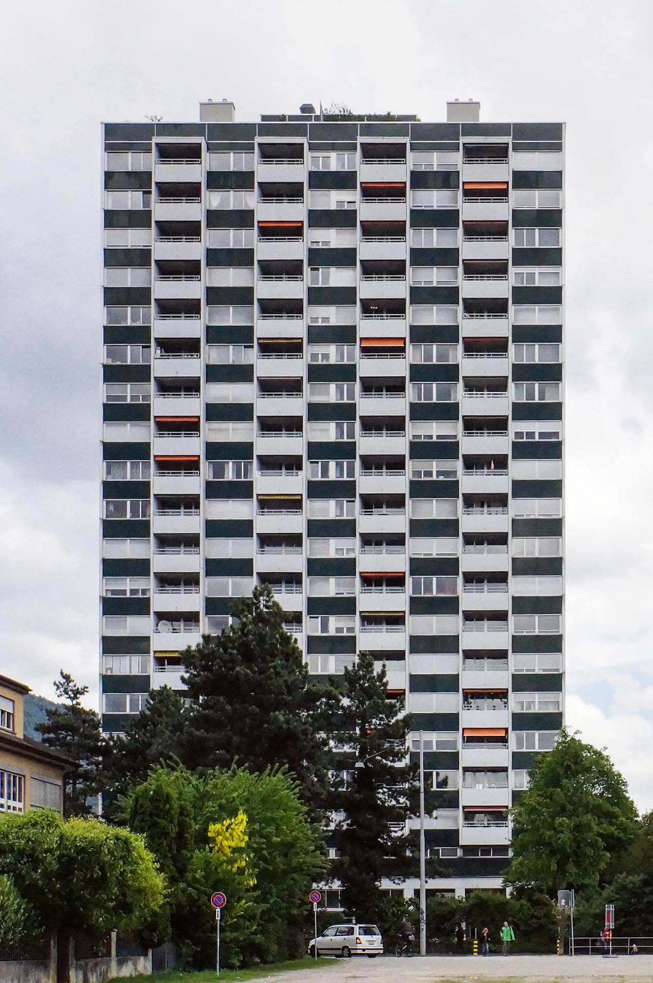 Tour Champagne, Bienne, 1969, architecte Walter Schwaar.