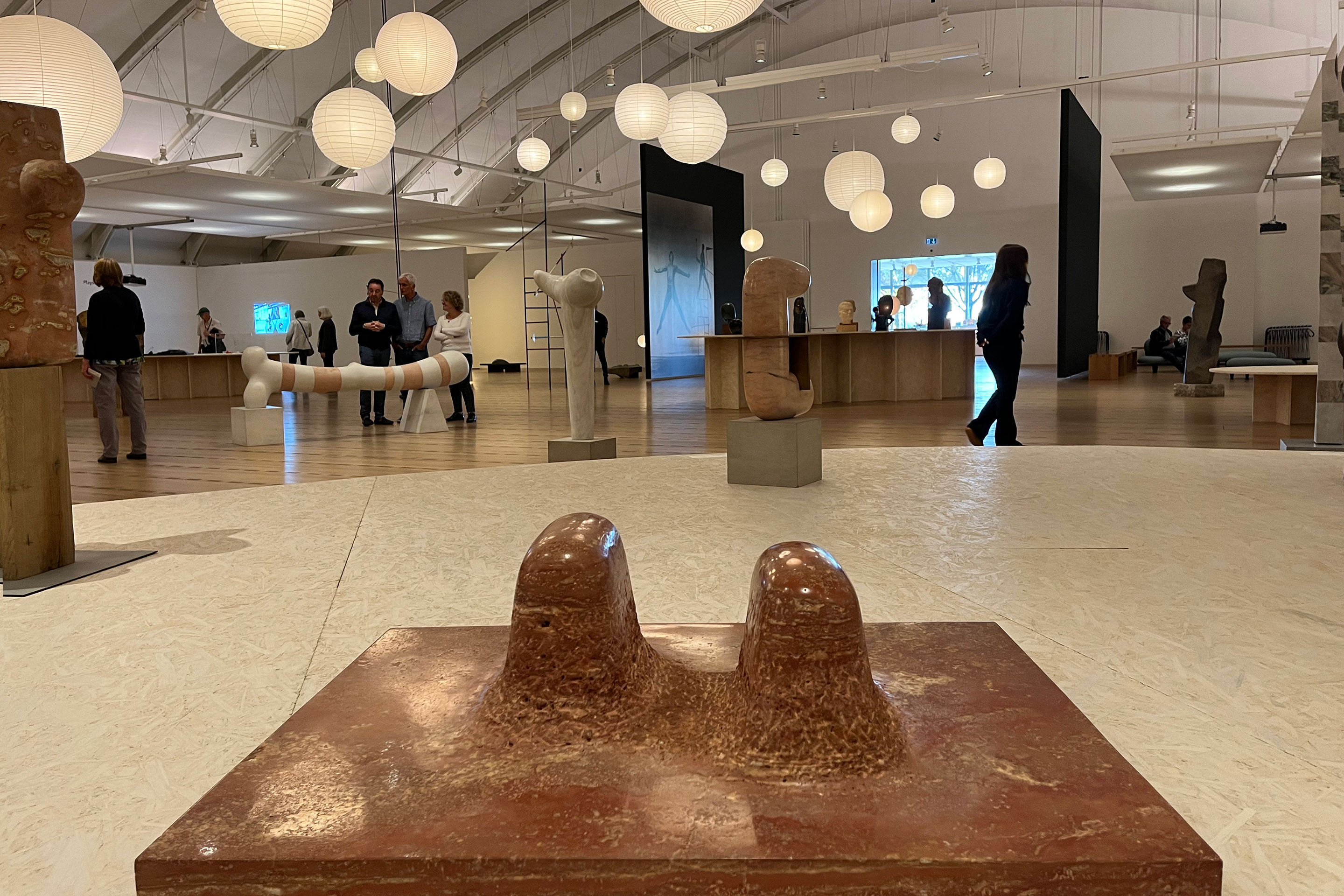Wenn der Blick über die derzeitige Ausstellung im Zentrum Paul Klee gleitet, kommt unwillkürlich der Gedanke: Dem Künstler hätte diese Ausstellung gefallen