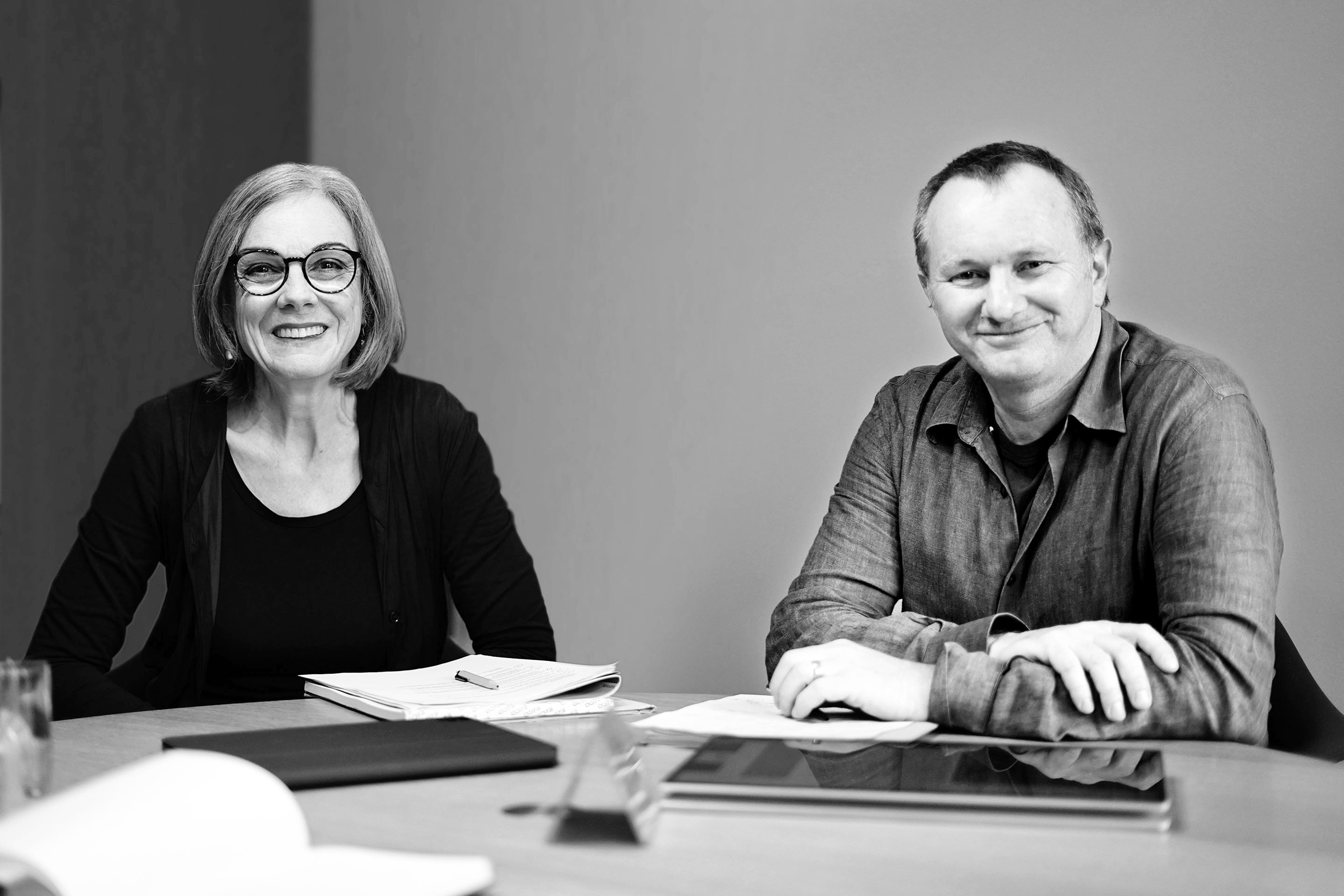 Monika Jauch-Stolz ist Architektin mit eigenem Büro und seit 2018 Präsidentin der Kommission SIA 142/143. Daniel Furrer ist Architekt und Geschäftsführer der architectum gmbh in Montreux/Visp und Mitglied der Kommission SIA 142/143.