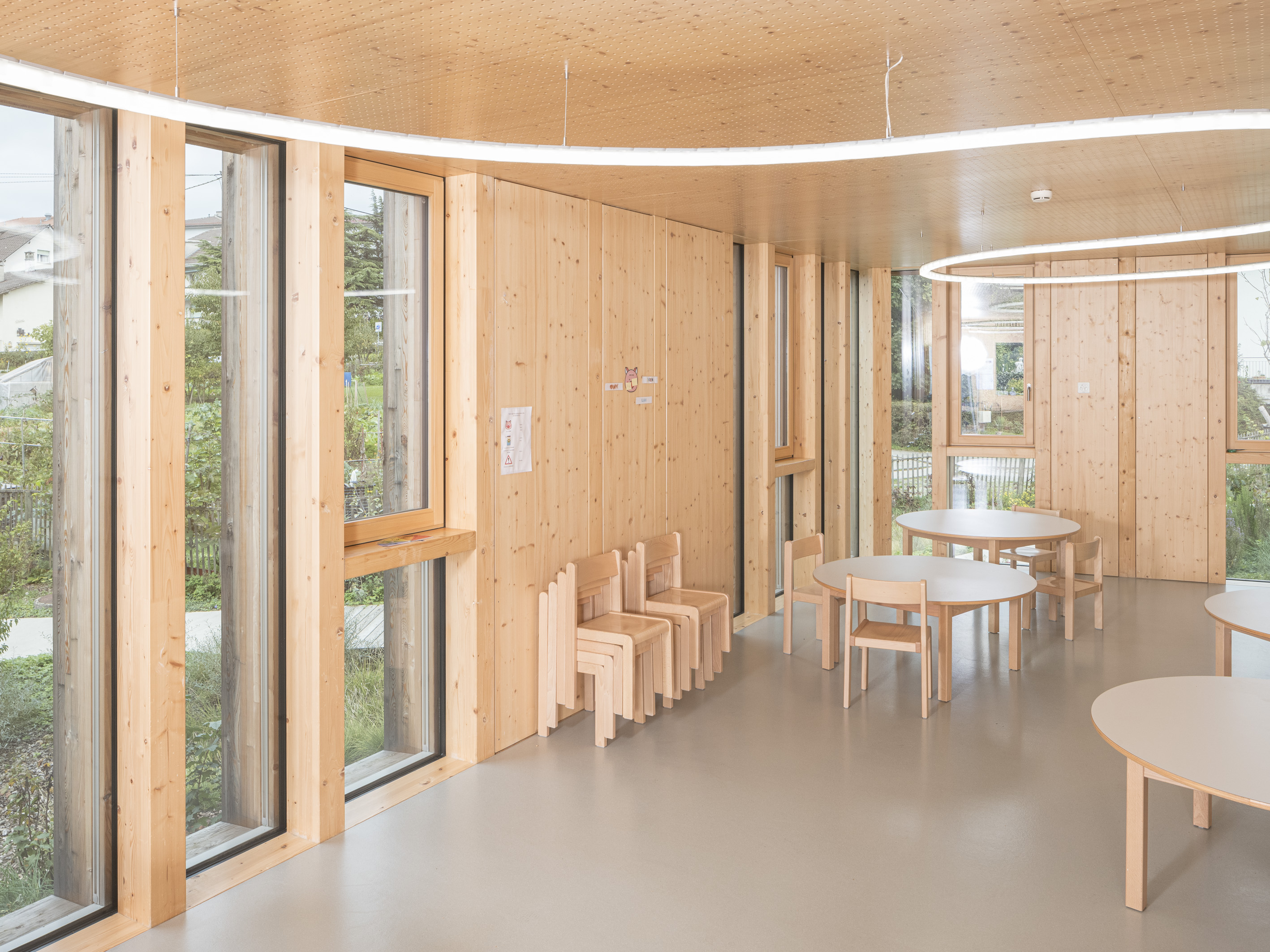 Crèche tournesol, Commune de Renens, Atelier Pulver architectes et L’Atelier du Paysage, Lausanne