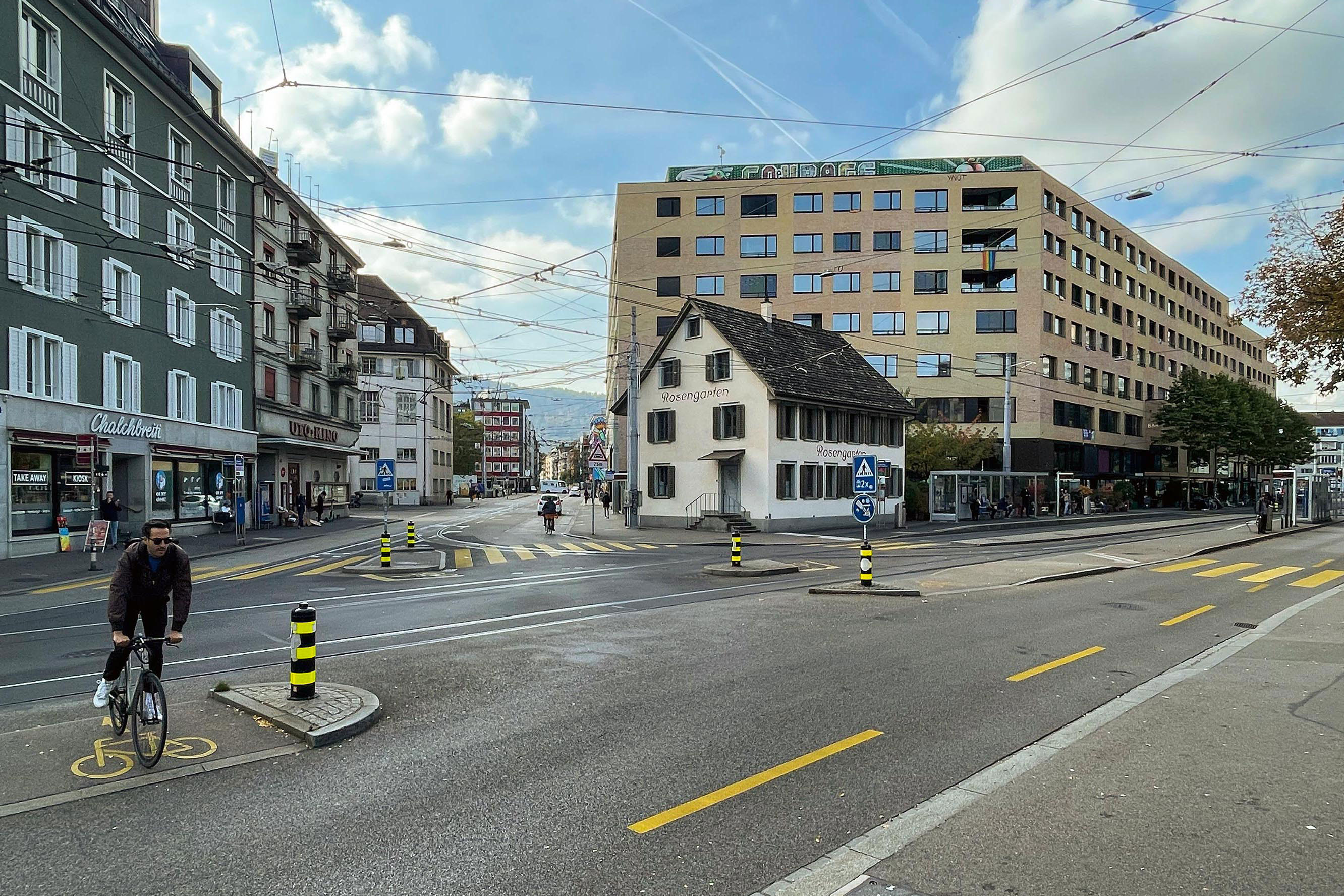 Die Siedlung Kalkbreite in Zürich liegt inmitten der dicht besiedelten Nachbarschaft im Kreis 4.