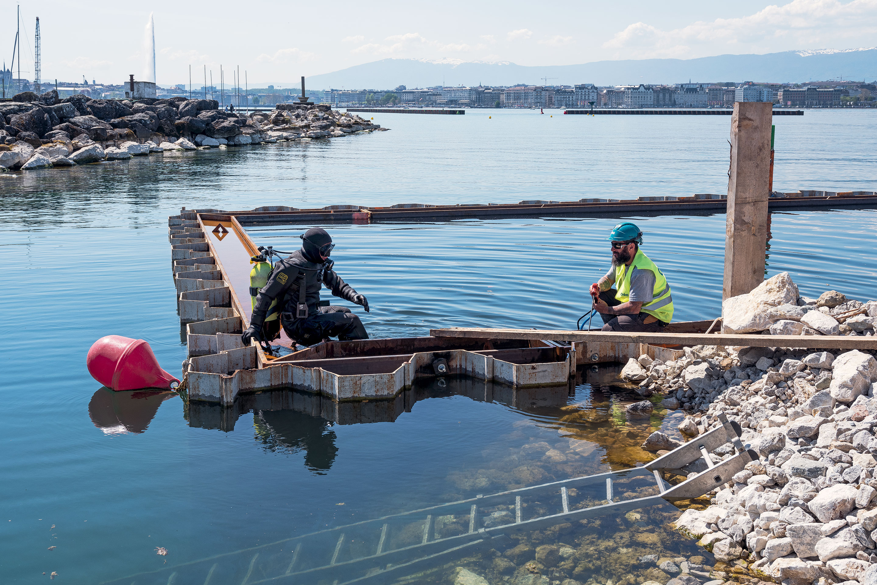 Travaux subaquatiques lors du chantier du port de la Société nautique de Genève
