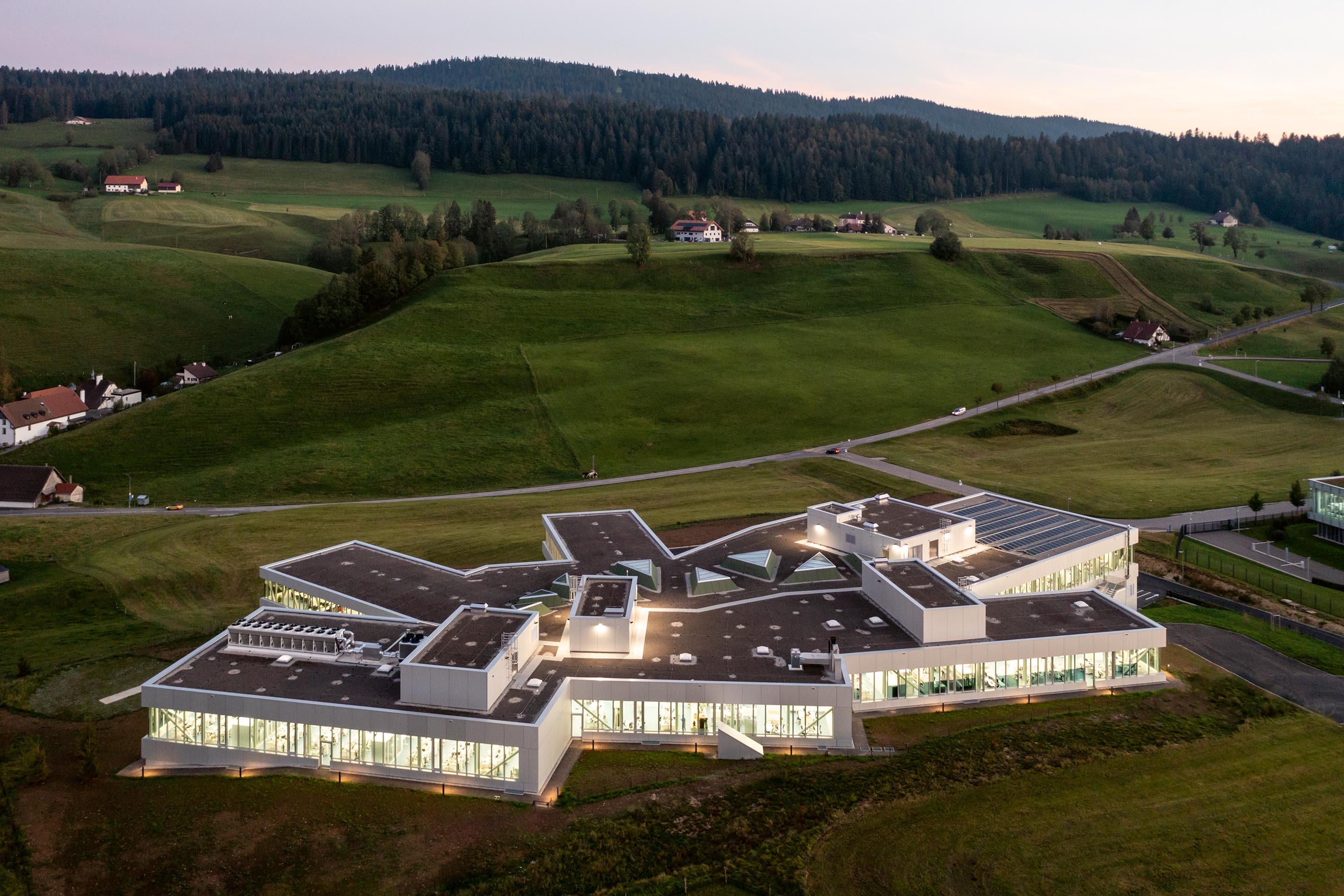 Manifattura-di-alta-orologeria-Le-Locle-NE-C.jpg