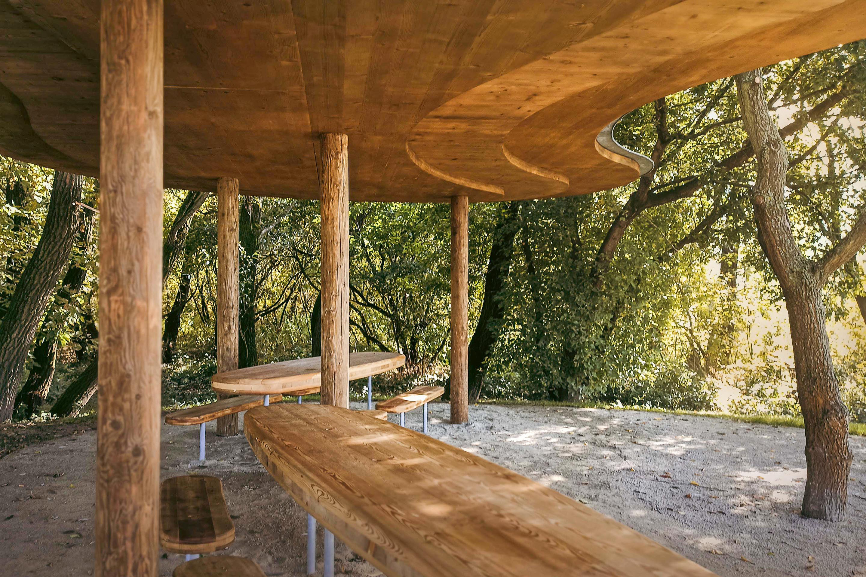 Atelier Karol Žurawski, vista della nuova area di ristoro sulla riva della Vistola e schema strutturale del sistema di fondazione e copertura, Varsavia, 2017.