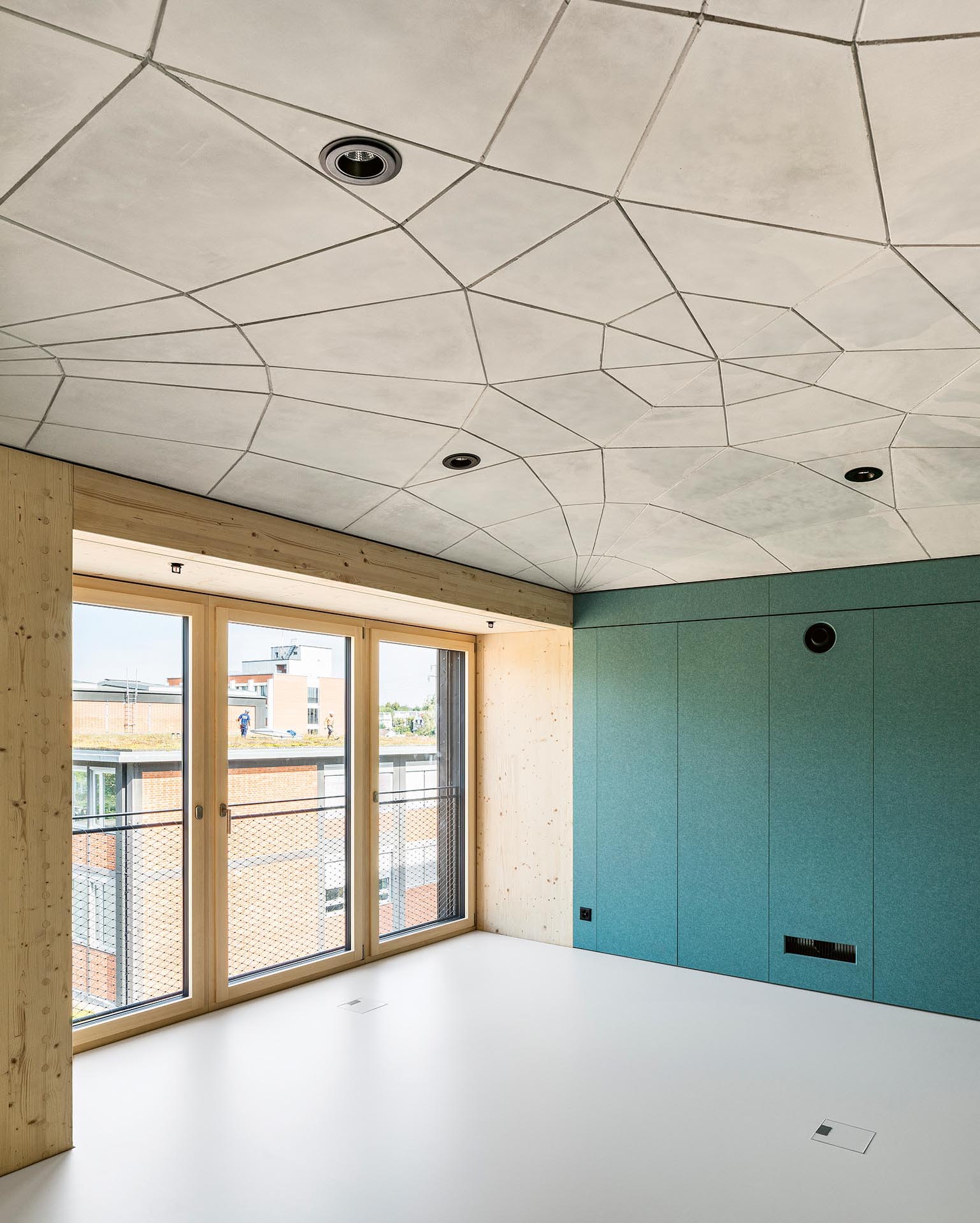 En octobre 2021, deux planchers ont été inaugurés à l’unité NEST HiLo de l’EMPA Dübendorf (ZH): un plancher nervuré imprimé en 3D et, ici, une dalle nervurée coulée sur site. Cette recherche montre le potentiel de développement des dalles allégées préfabriquées. Leur impact carbone serait réduit de deux tiers par rapport à une dalle conventionnelle.