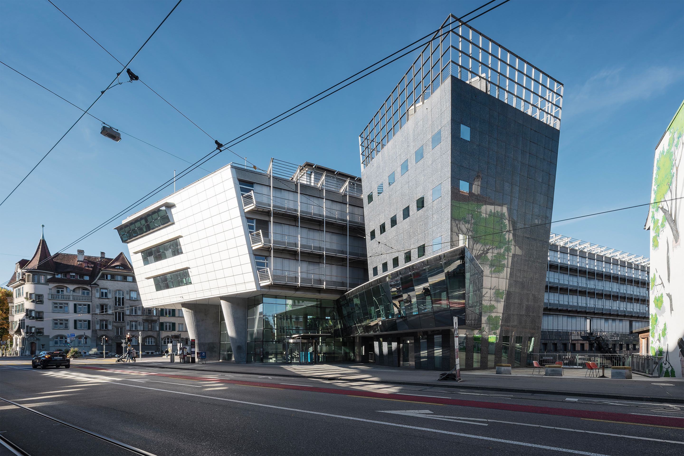 Edificio amministrativo Titanic II, Berna. Architettura: Rudolf Rast, Christian Furter (1993-1995)