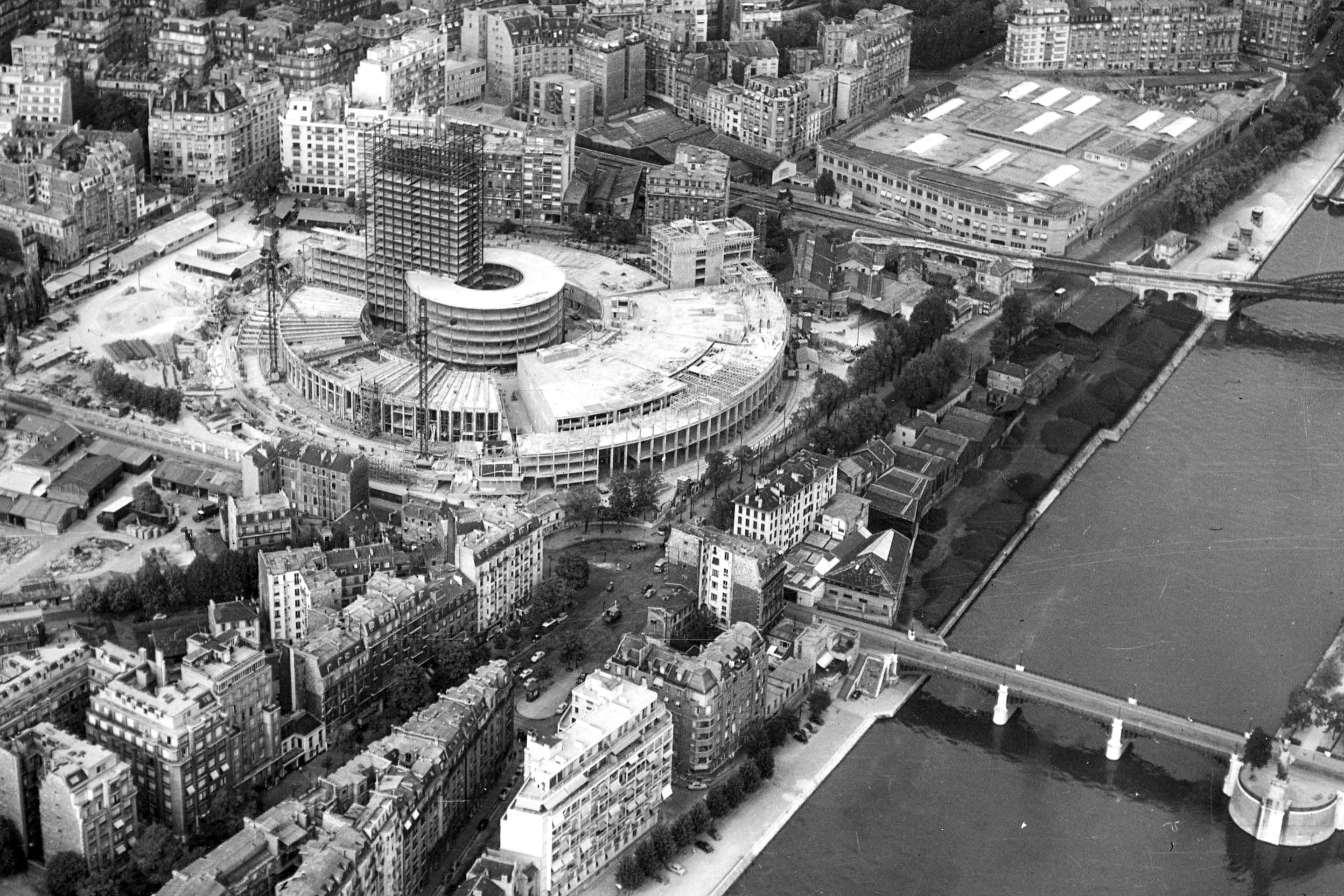 Renovation-Maison-de-la-Radio-et-de-la-Musique-Monuments-Historiques-1952.jpg