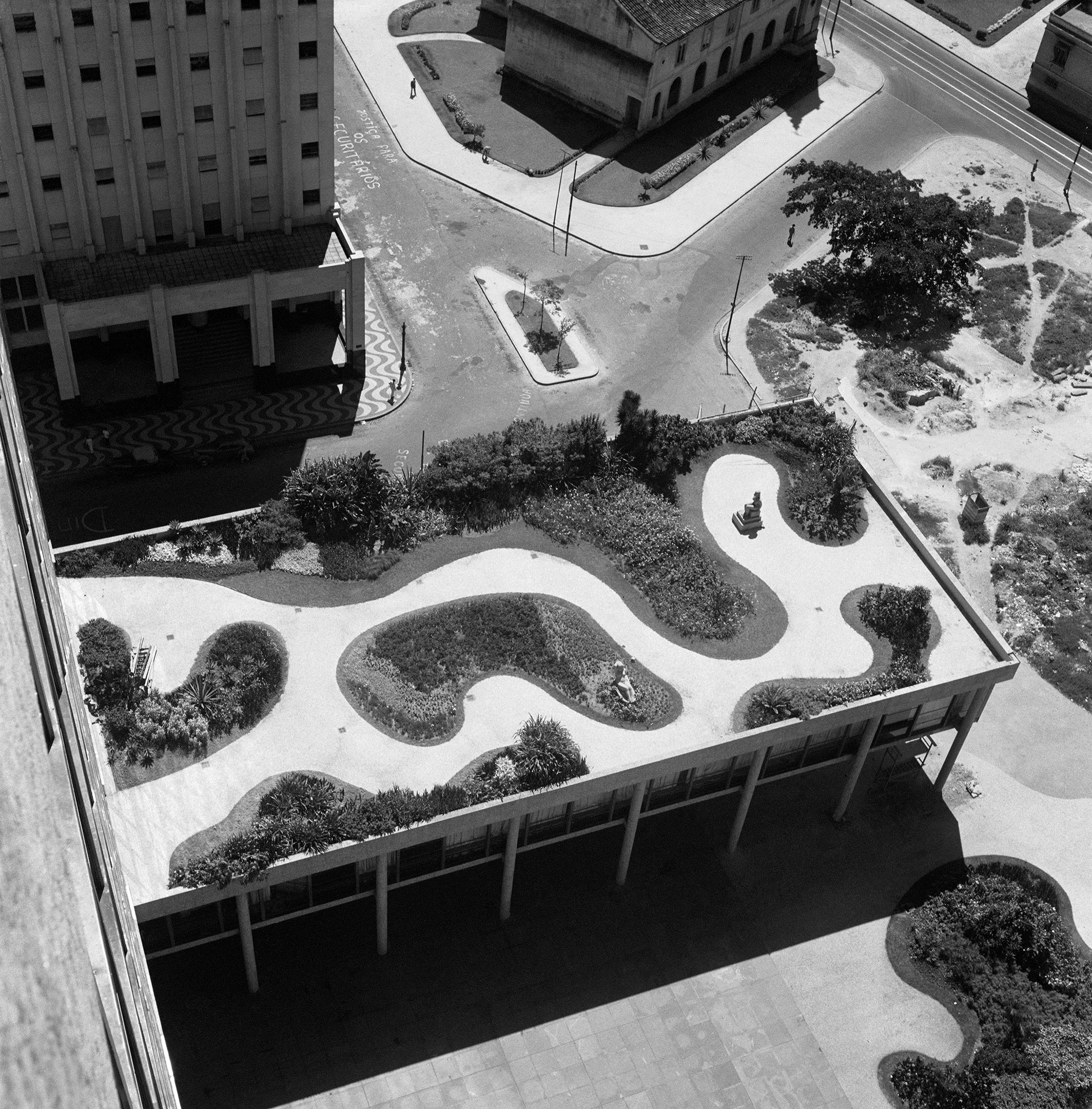 Roberto Burle Marx, Dachgarten des Gustavo-Capanema-Geb udes, Sitz des Ministeriums für Bildung und Gesundheit, Rio de Janeiro, ca. 1955