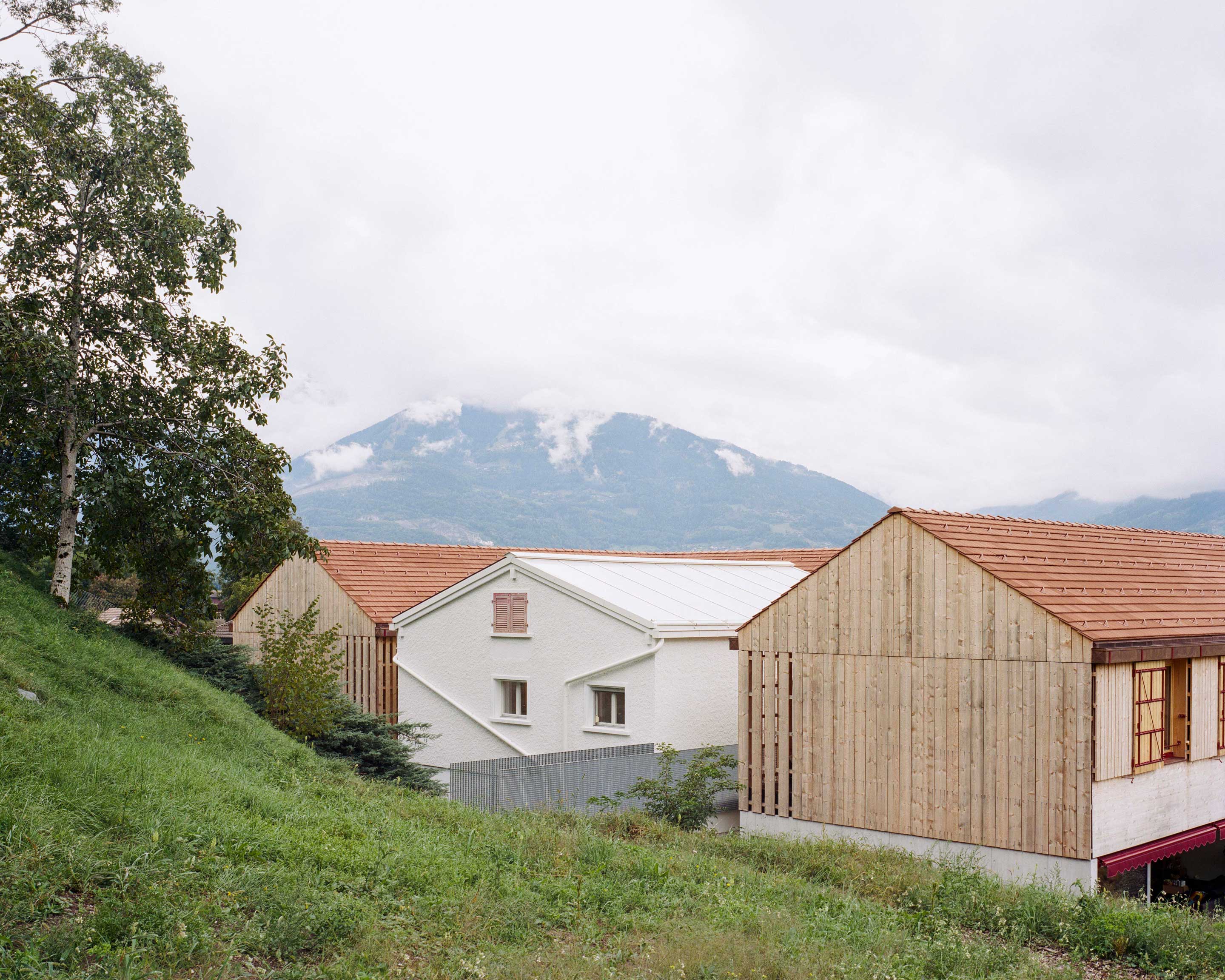 DRA5-Construction-d-un-habitat-communautaire-autour-d-une-maison-existante-Villy-VD