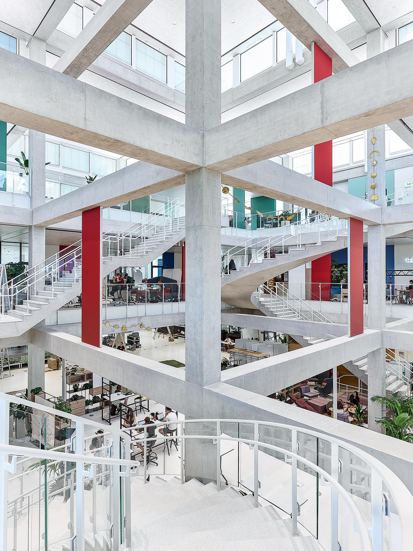 Le Square, à l'Université de Saint-Gall, est une architecture de transparence, un espace ouvert au sein duquel on voit – et on est vu.
