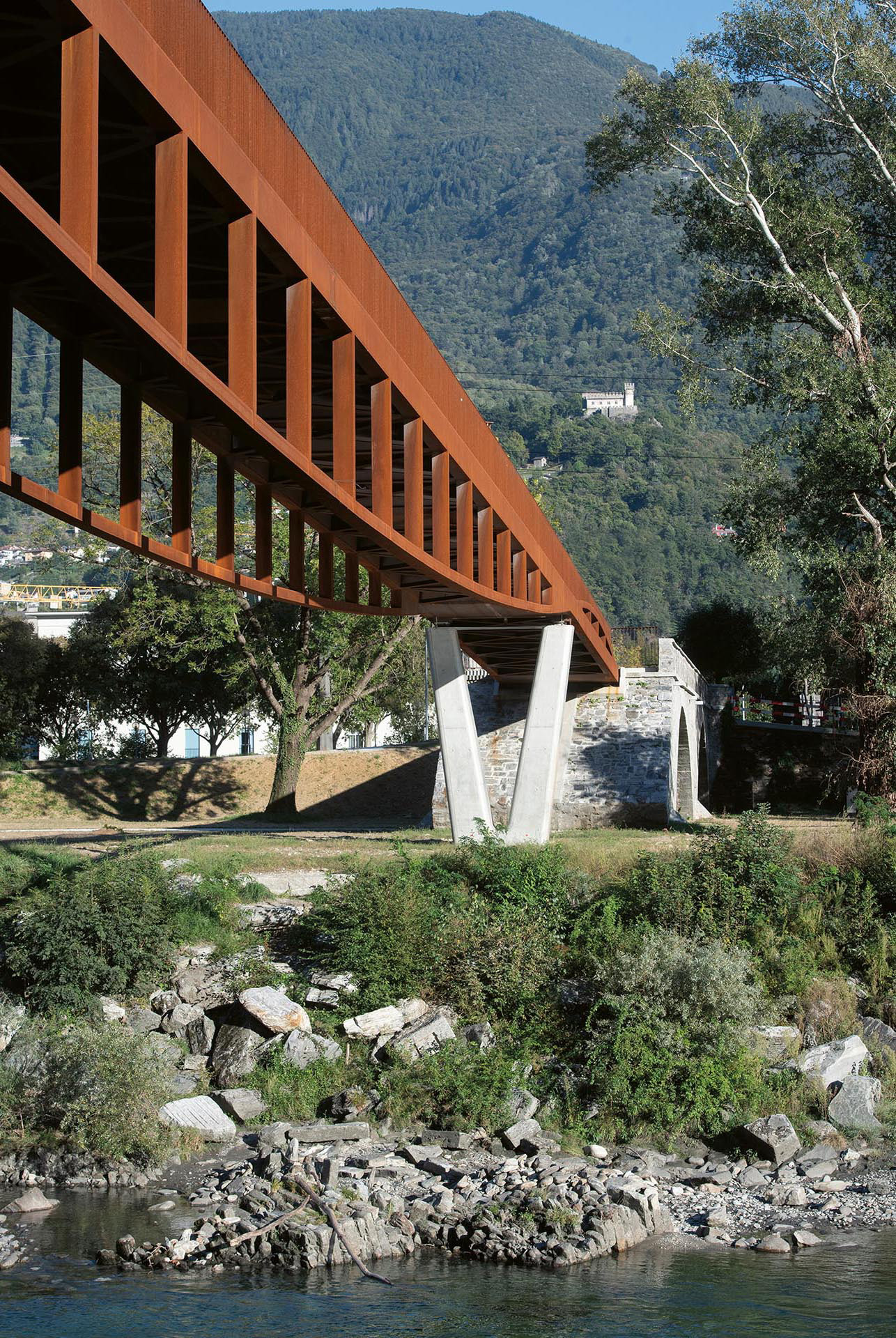 Passerella-torretta-bellinzona-B.jpg