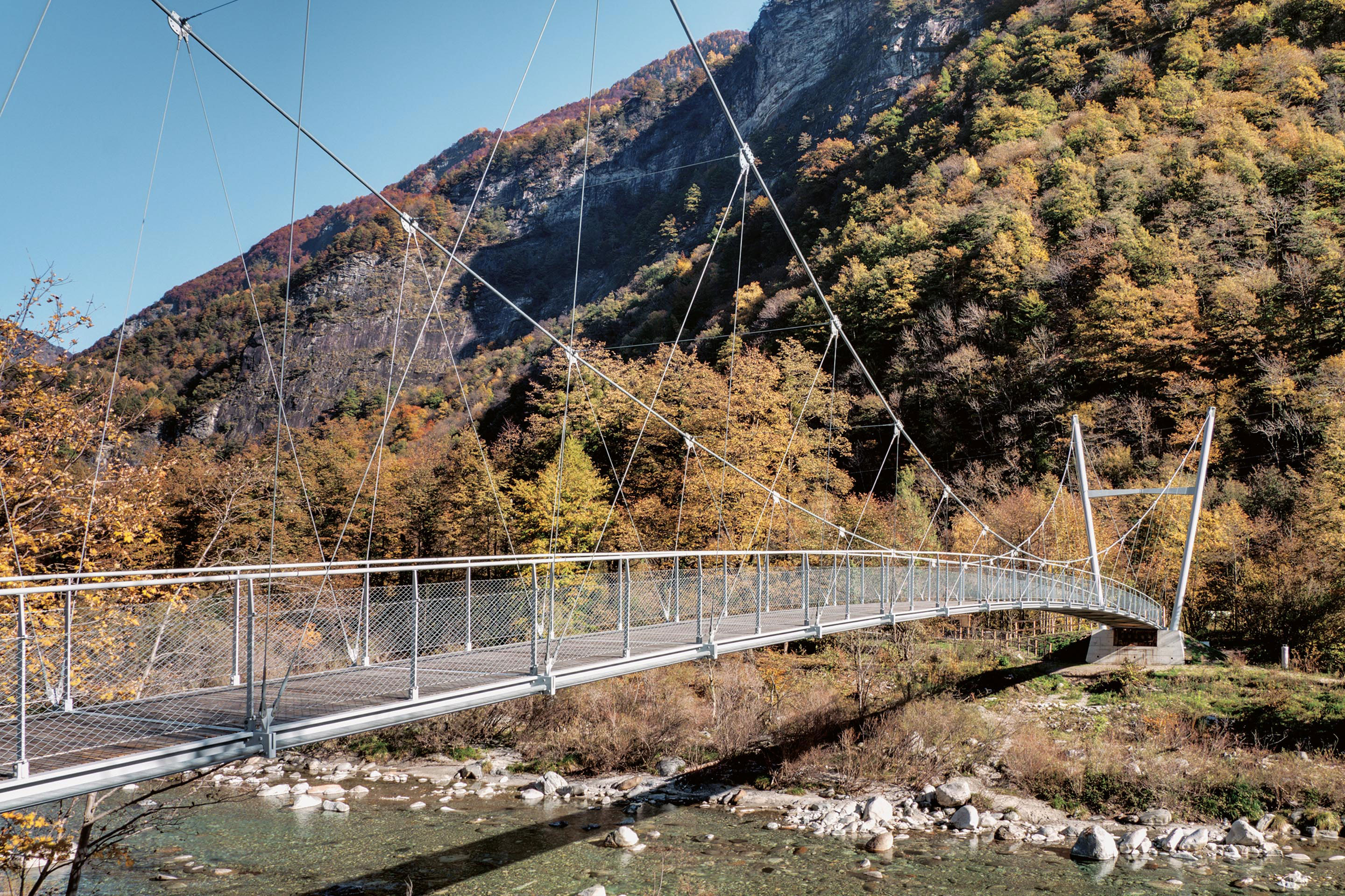ciclopista-valle-maggia-passerella-B.jpg