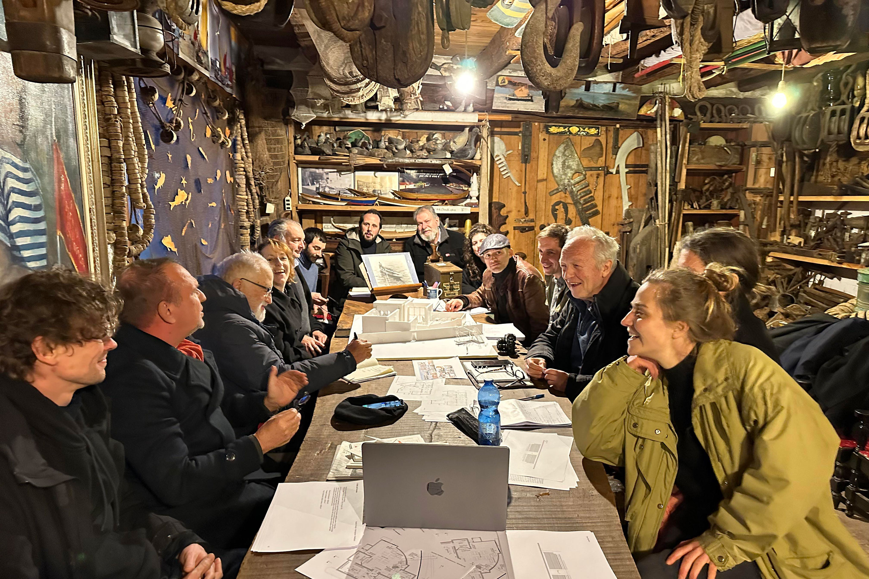 Workshop mit Einwohnerinnen und lokalen Akteuren ausserhalb des Biennale-Geländes