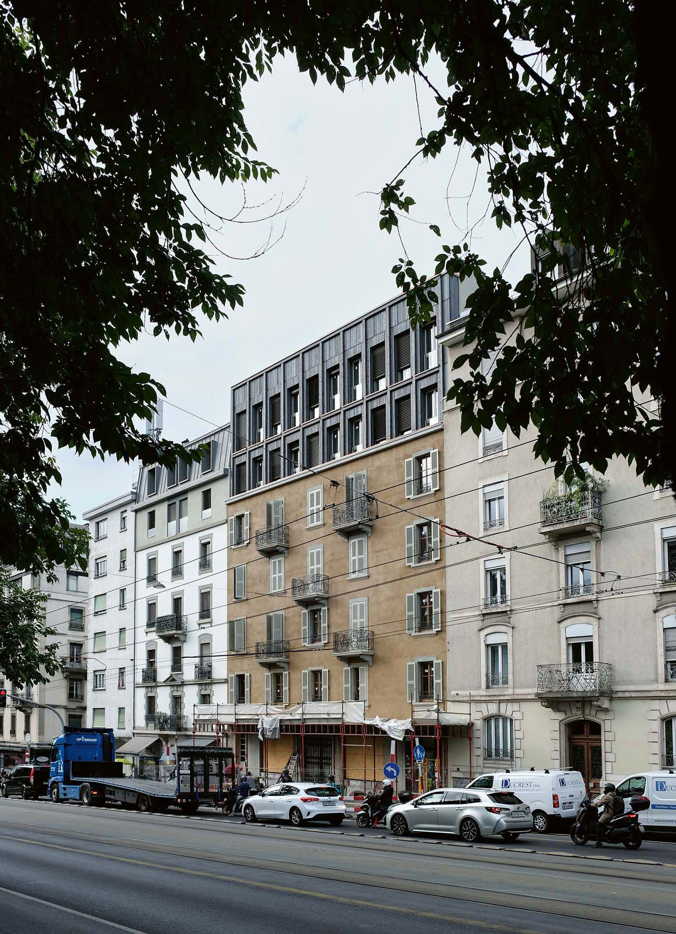 Vue de la façade sur rue.