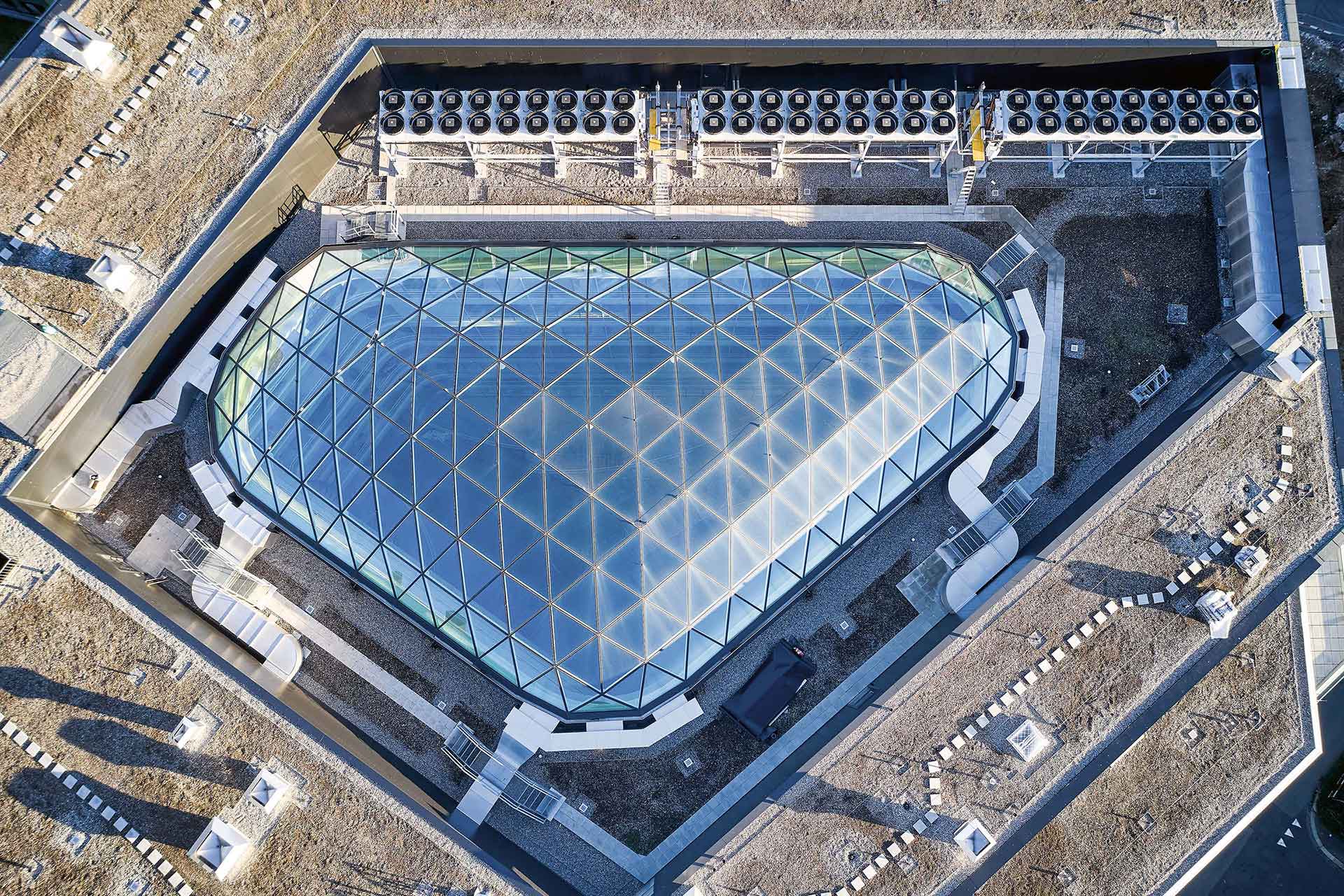Dachaufsicht. Das Gebäude erhielt 2023 einen Iconic Award in der Kategorie Innovative Architecture.