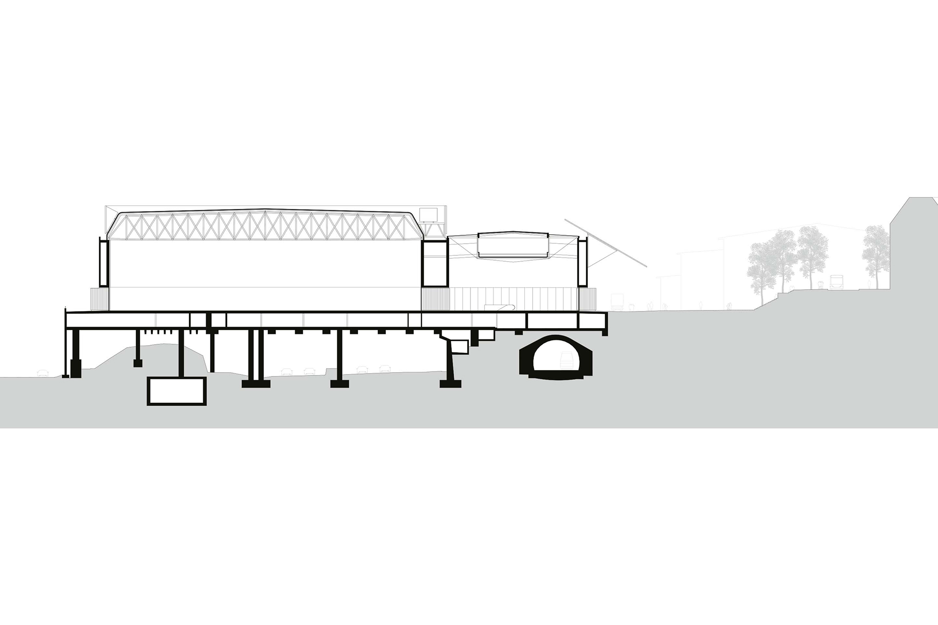 Querschnitt der St. Galler Kantonalbank Halle mit (von rechts) Vorplatz, Foyer mit eingehängten Büroräumlichkeiten,  Hohl­kasten aus Beton für Treppenhäuser, Haustechnik etc. und Halle mit Raumfachwerk. Unter der Halle verlaufen die  Verkehrs­wege der ­Autobahn und der Eisenbahn.