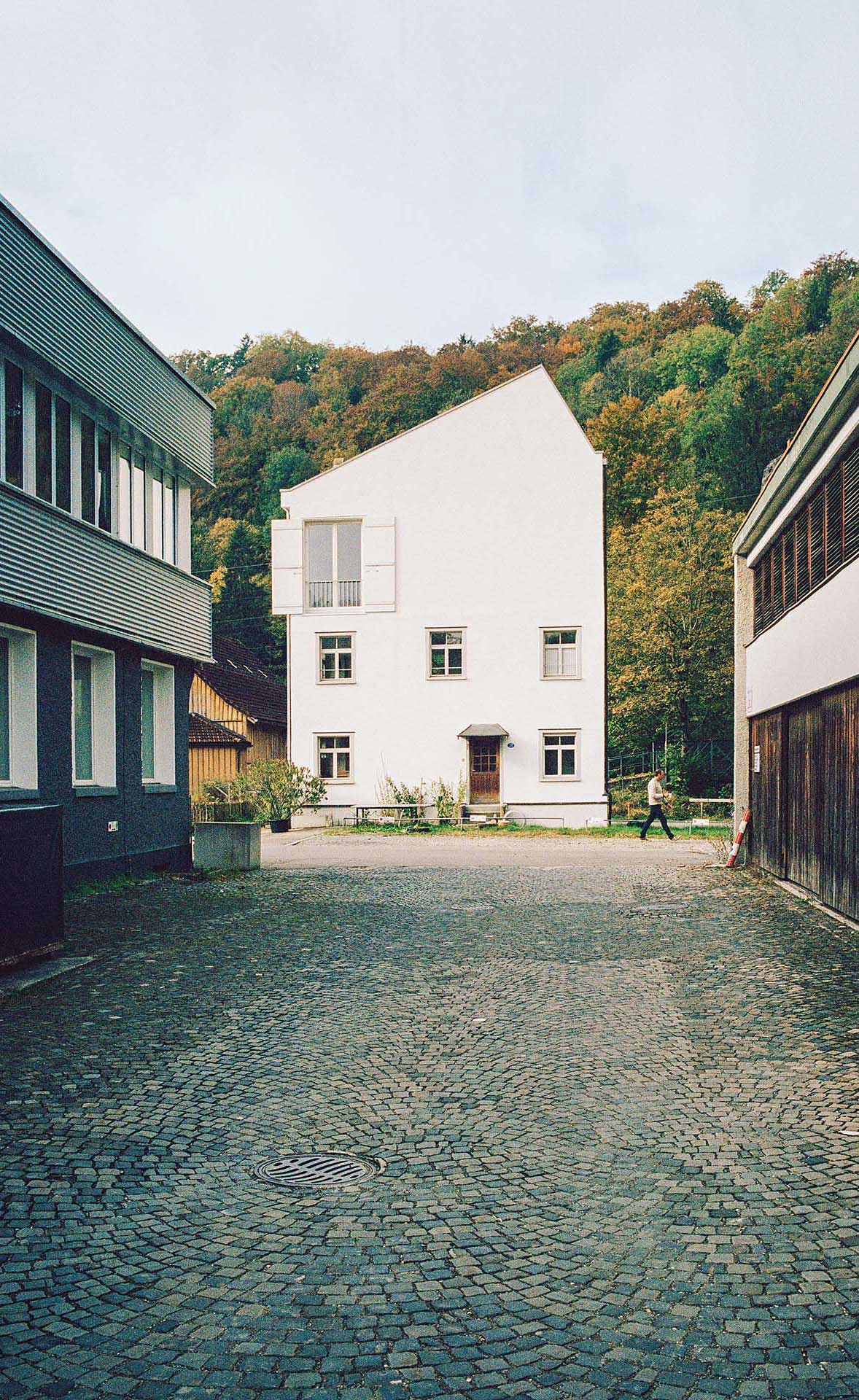 surelever-tour-suisse-solutions-sitterwerk-vue.jpg