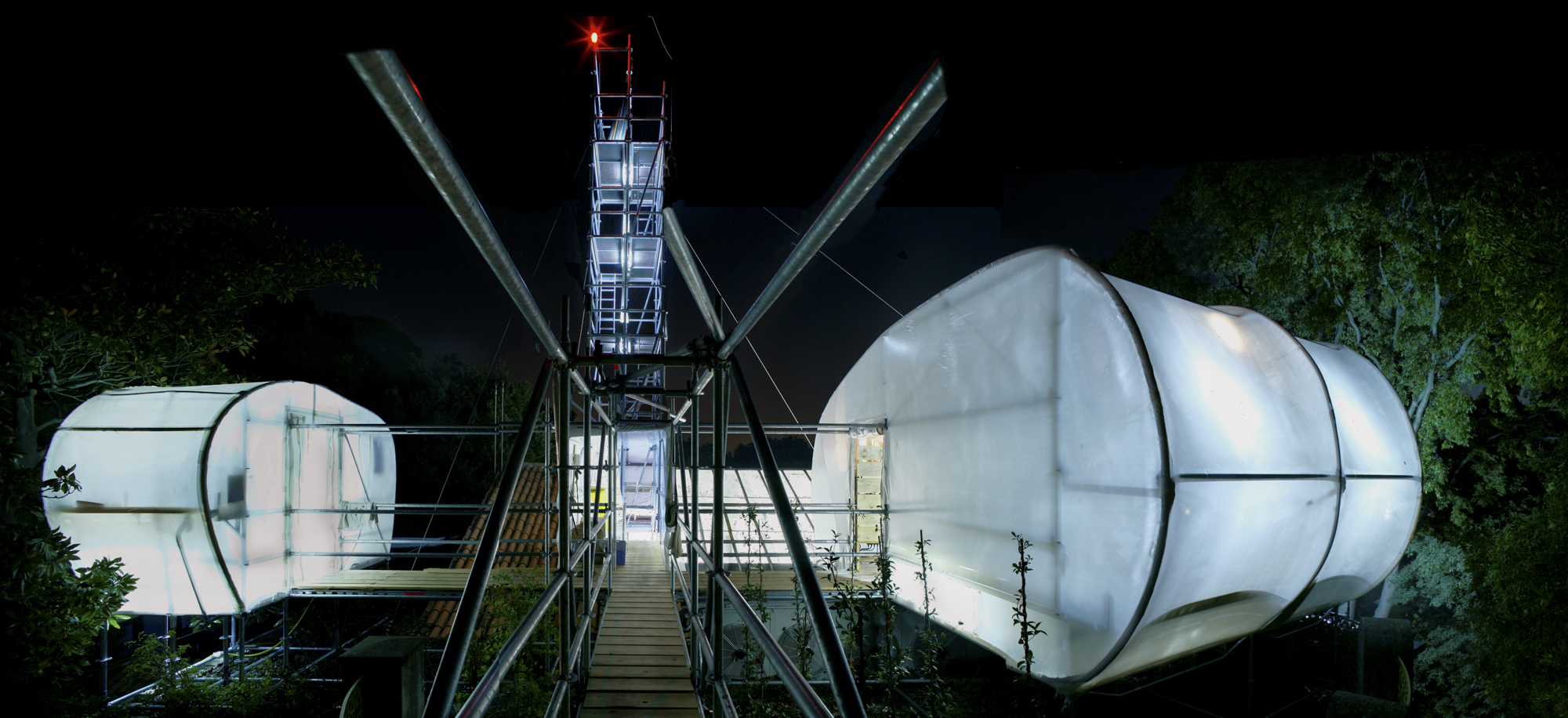 Metavilla, french pavillion at the Venice Biennal 2006. Bath and sauna structure by Exyzt