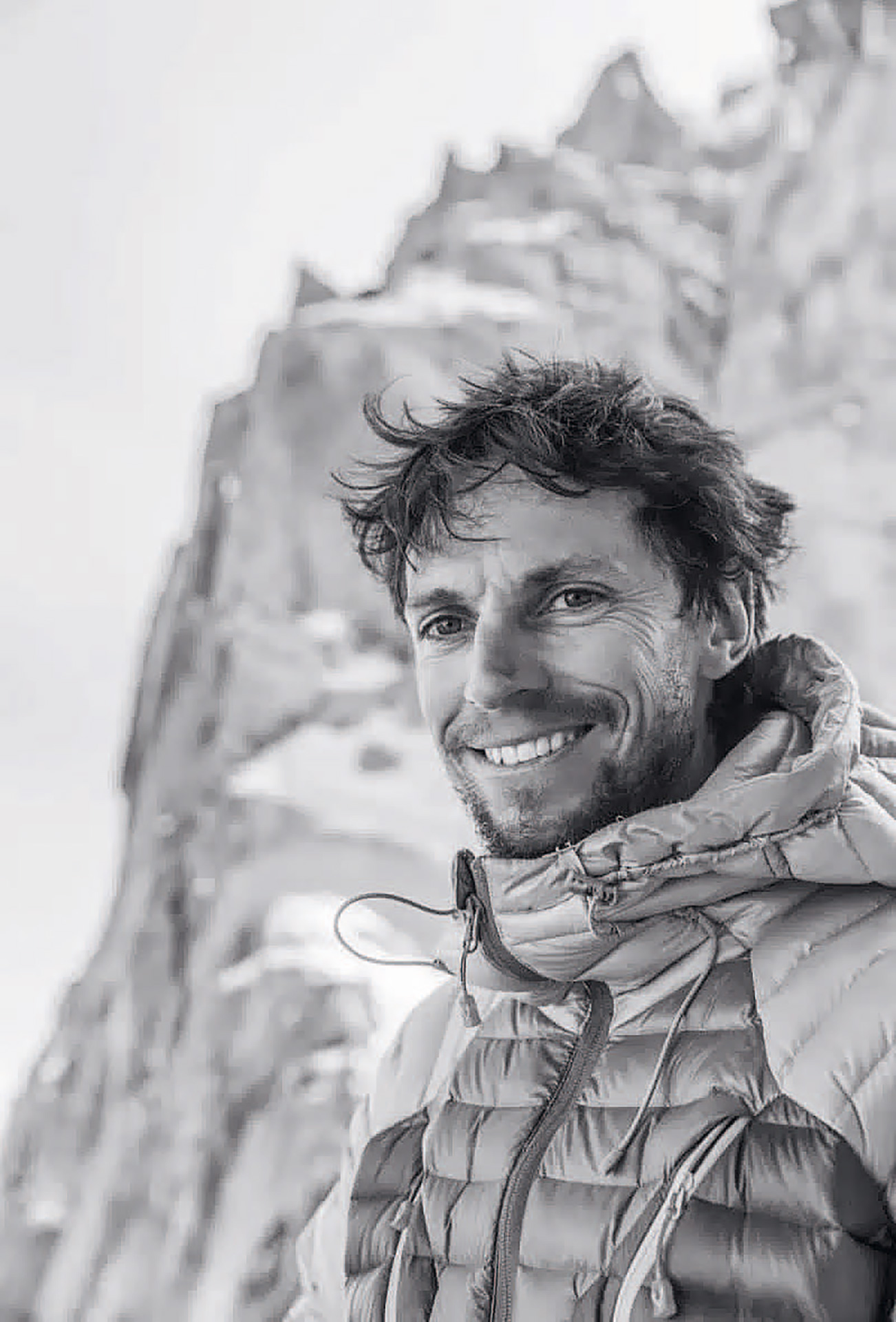 Ludovic Ravanel est directeur de recherche au CNRS au sein du laboratoire Environnement et dynamique des territoires de montagne (EDYTEM) de l’ Université Savoie – Mont Blanc, à Chambéry (F).