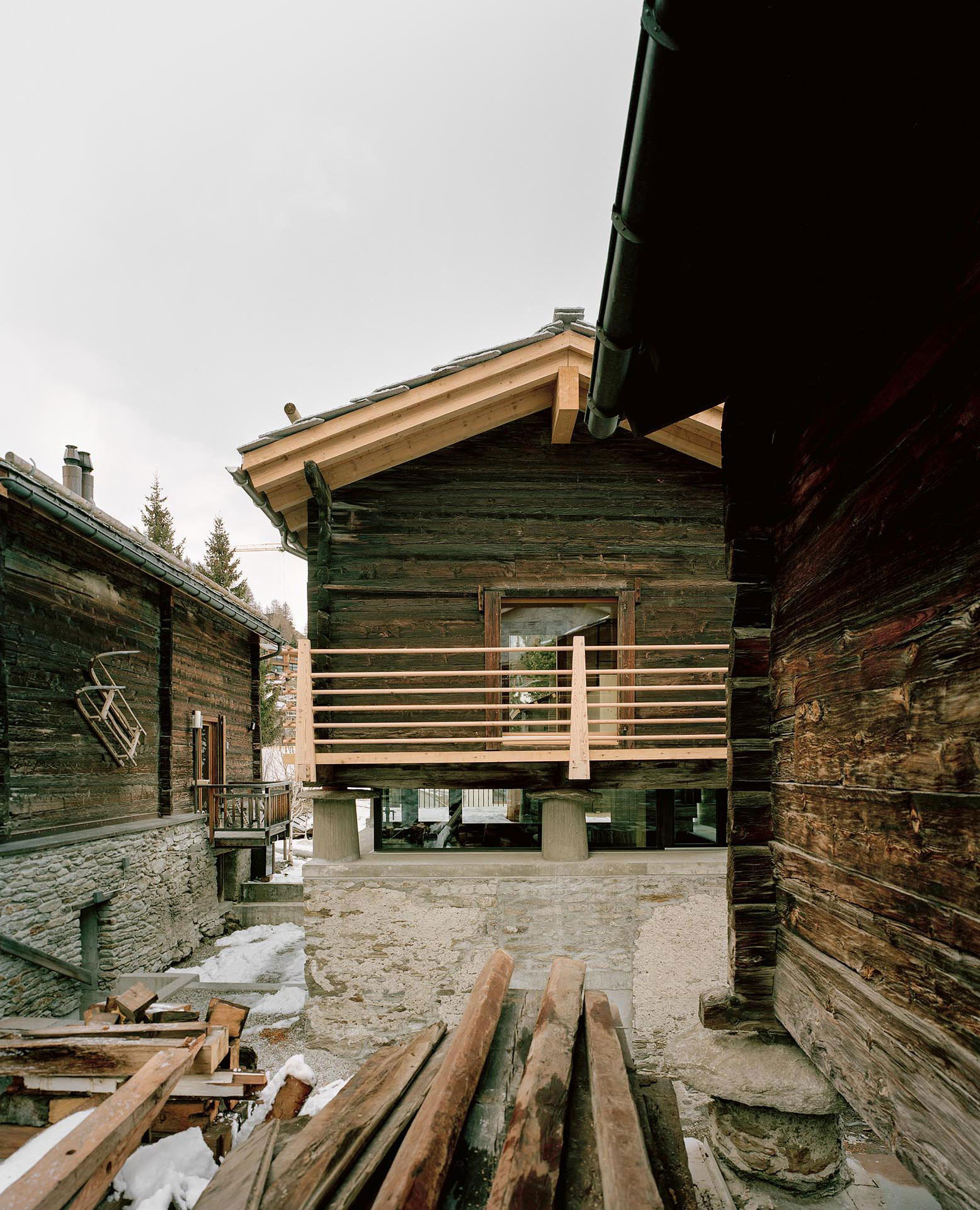 reinterpretazione-domestica-vecchio-fienile-saas-fee-B.jpg