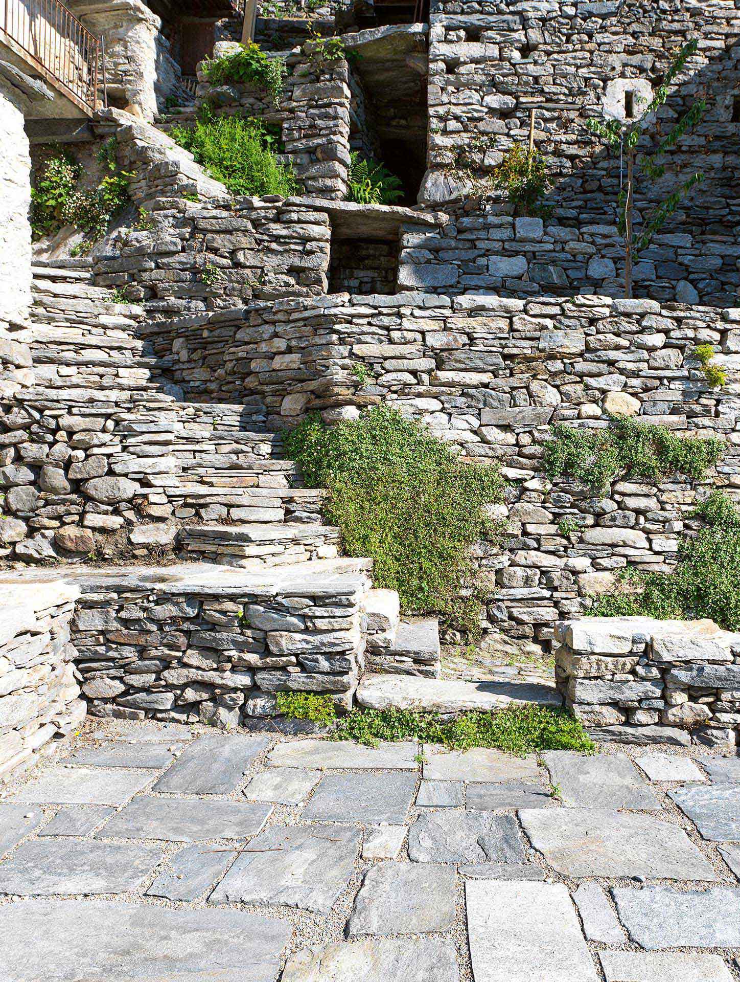 villaggio-alpino-albergo-corippo-D.jpg