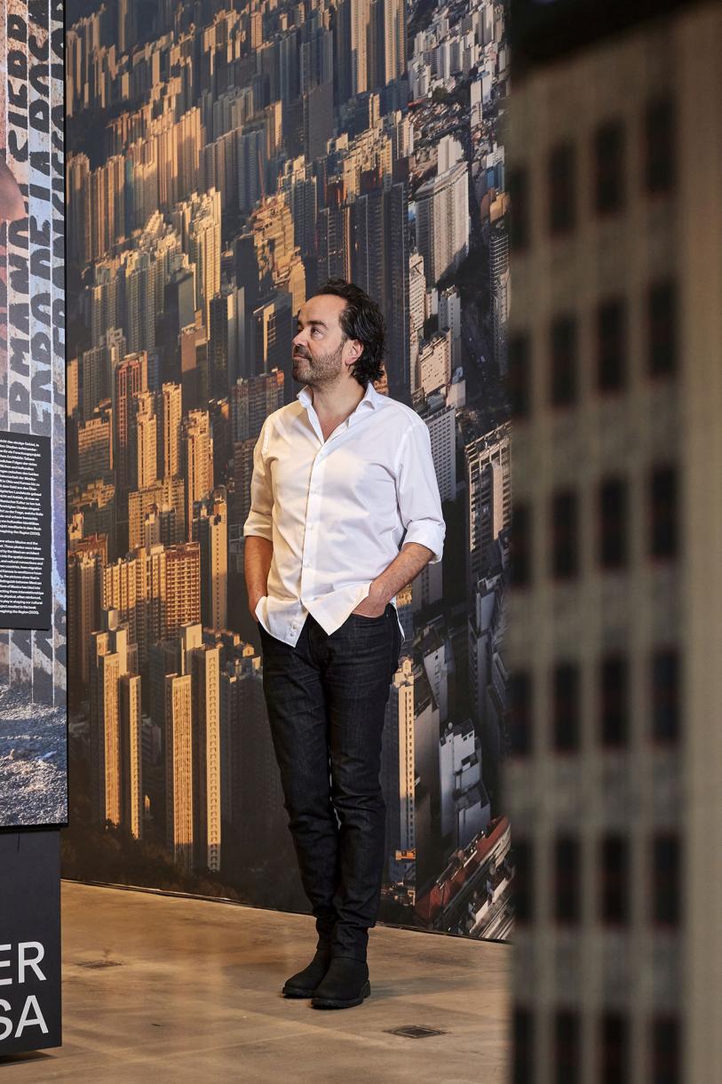 Iwan Baan (*1975) est considéré comme l'un des photographes les plus importants pour l'architecture et l'environnement construit.