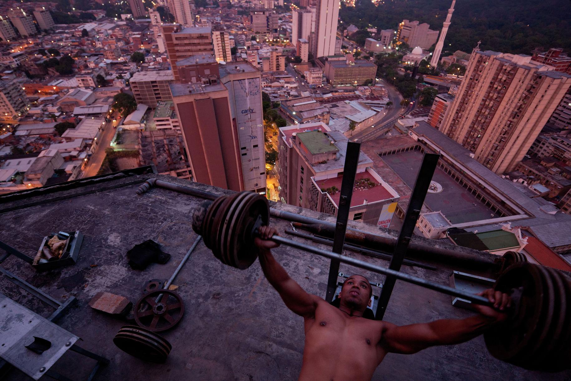 Iwan Baan, Torre David, Caracas, Venezuela, 2011