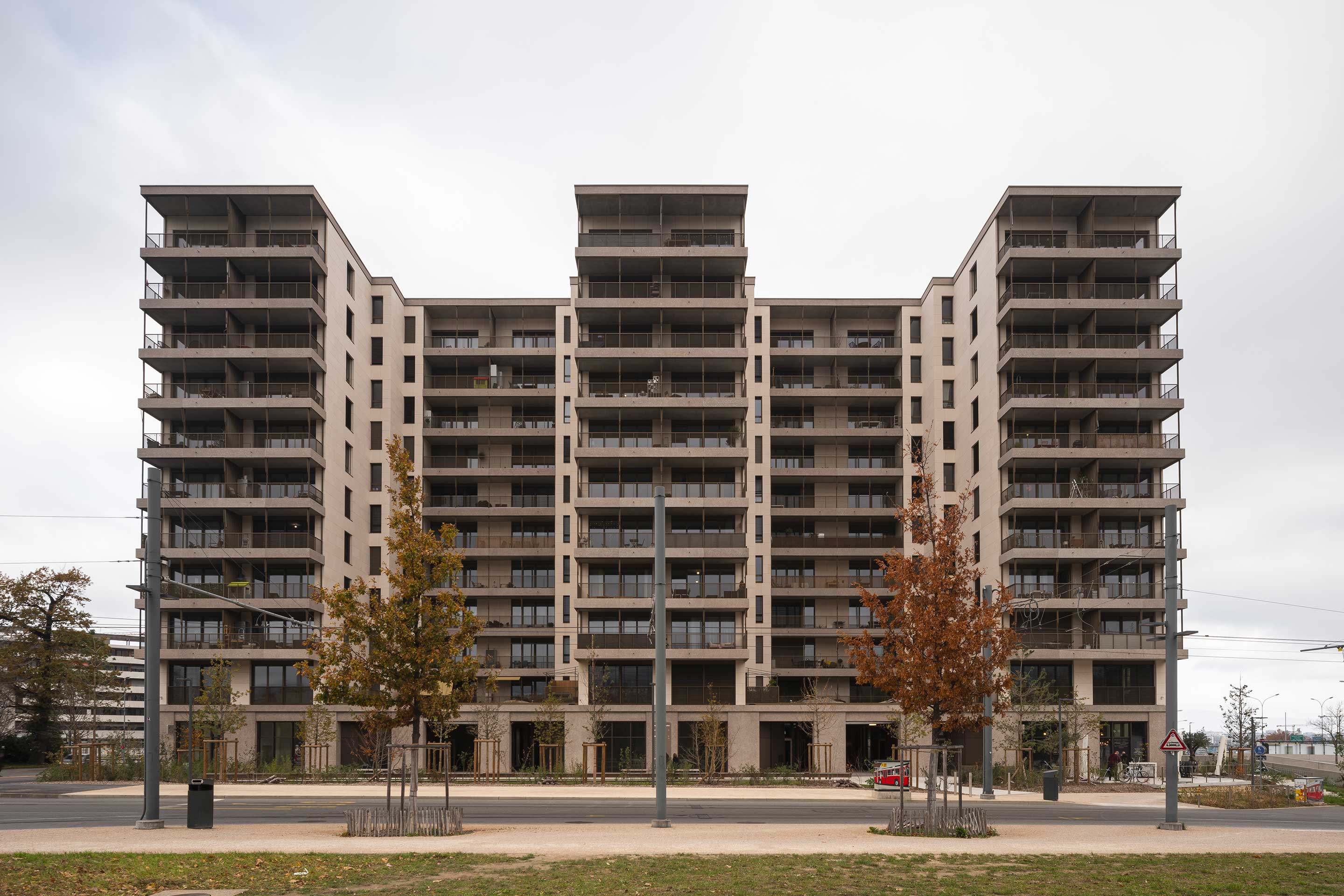 L’immeuble mixte Trèfle d’Or à Lancy (GE), livrée en 2023. Maître d’ouvrage: Bricks. Architectes: Jaccaud + associés