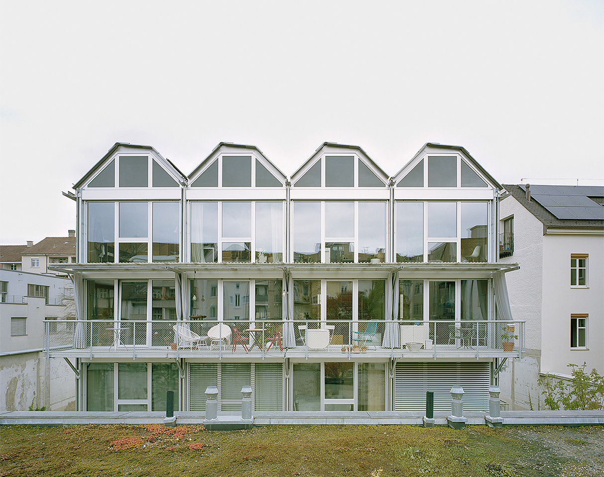 Auf die Wahrung der Modellhaftigkeit legten Felippi Wyssen Architekten grossen Wert: Der Wohnungsbau liesse sich nach oben,  vor allem aber in die Länge weiterschreiben.