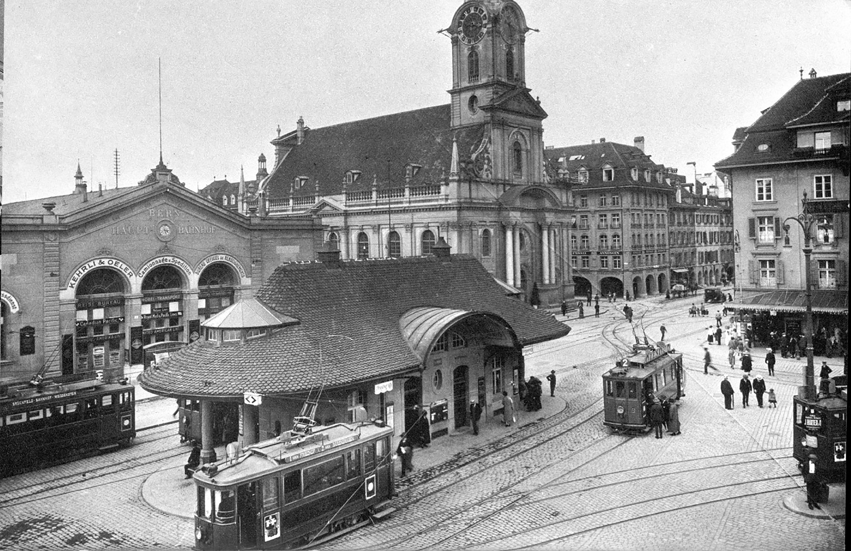 Haltestelle Bern Bahnhof: Historisches Wartehäuschen.
